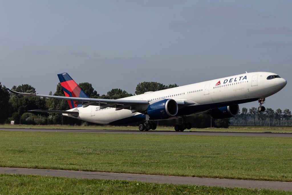 Amsterdam Schiphol: Delta Air Lines (DL / DAL) |  Airbus A330-941 A339 | N406DX | MSN 1953