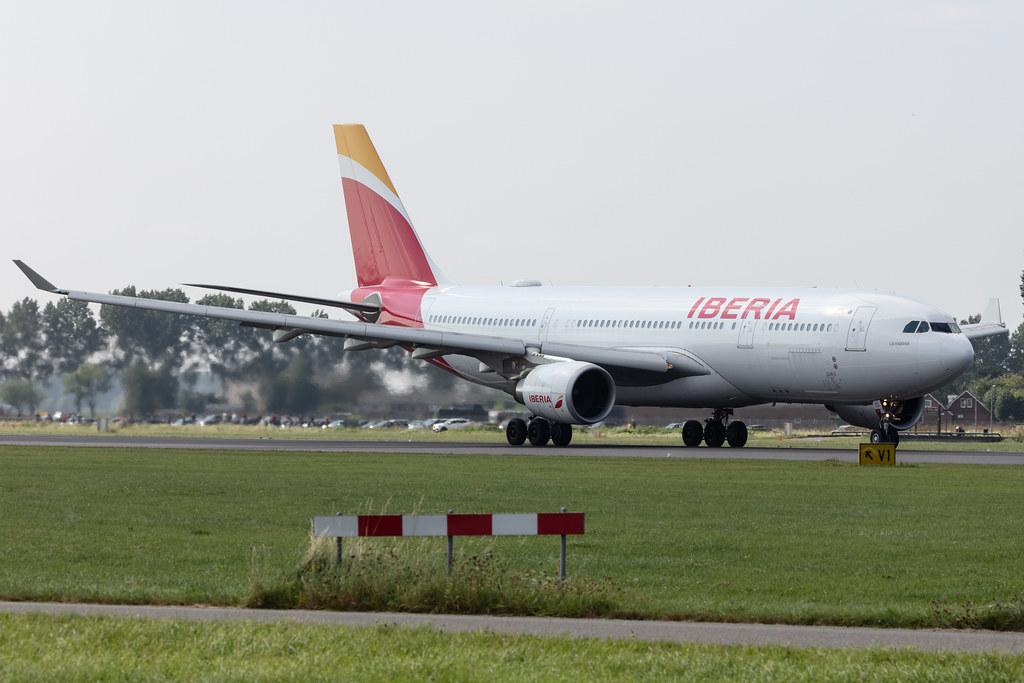 Amsterdam Schiphol: Iberia (IB / IBE) |  Airbus A330-202 A332 | EC-MJT | MSN 1710