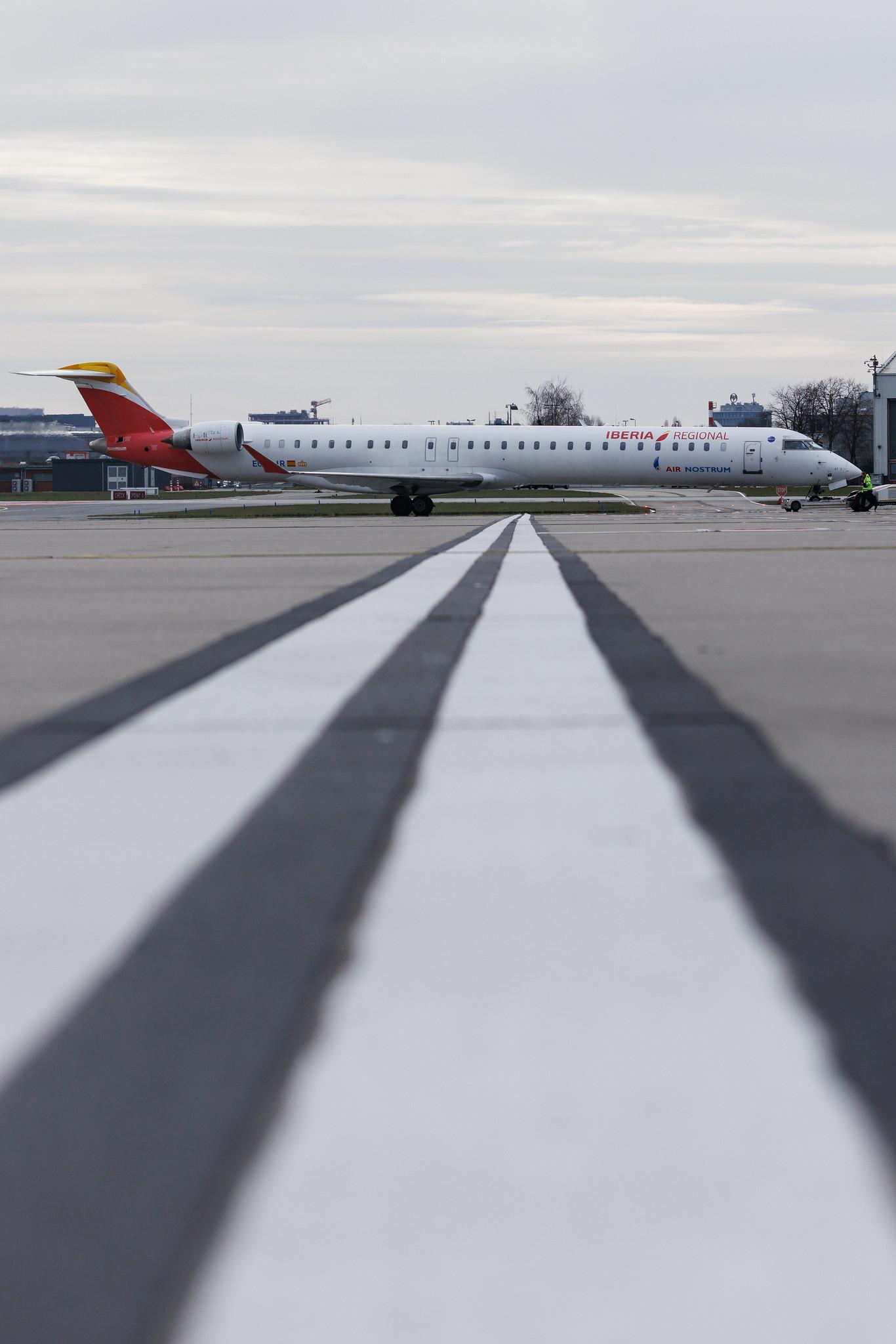 Hamburg Airport: Iberia Regional (IB / IBE) | Operator: Air Nostrum | Mitsubishi CRJ-1000 CRJX | EC-LJR | MSN 19002