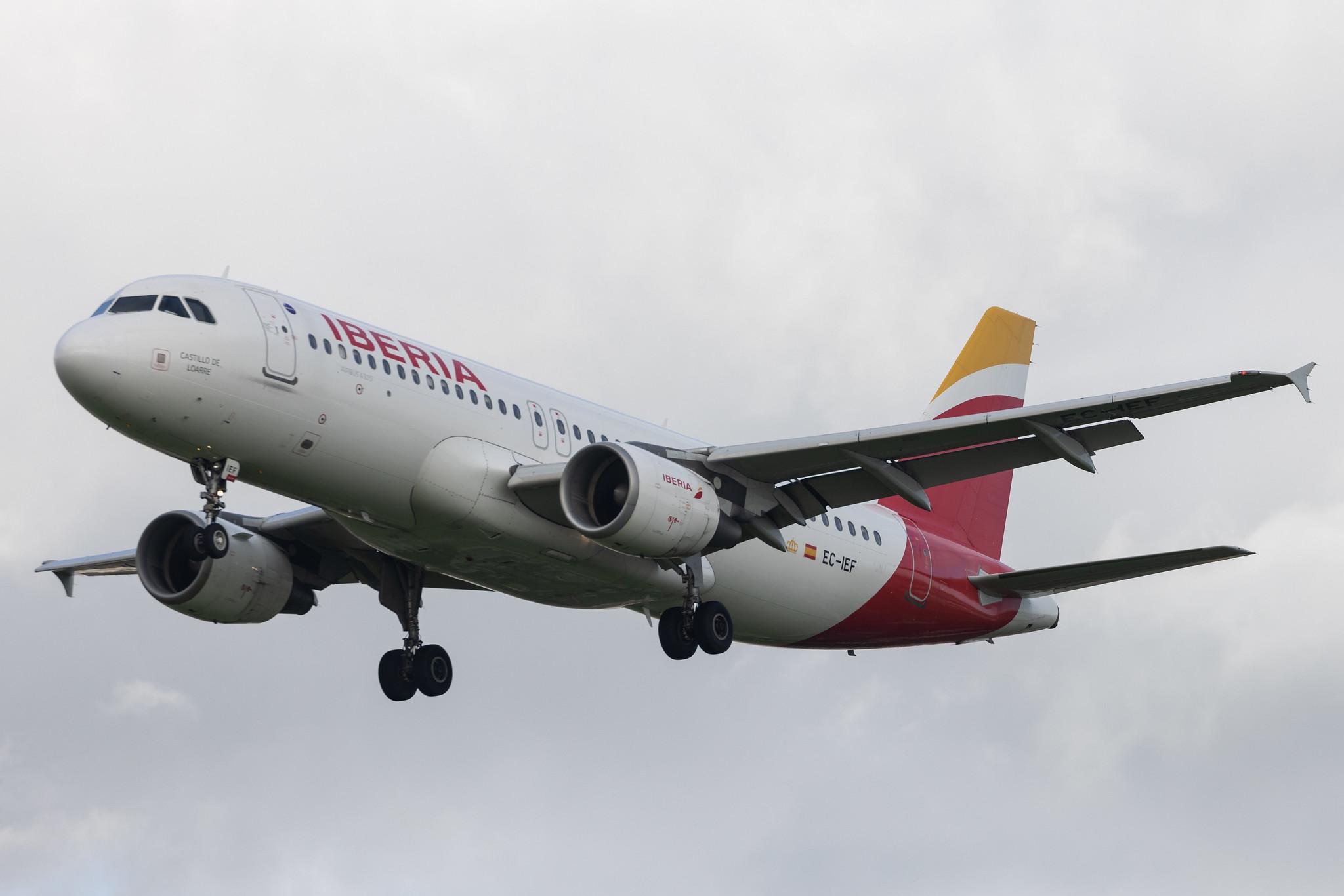 Aeroporto de Lisboa: Iberia (IB / IBE) | Airbus A320-214 A320 | EC-IEF | MSN 1655
