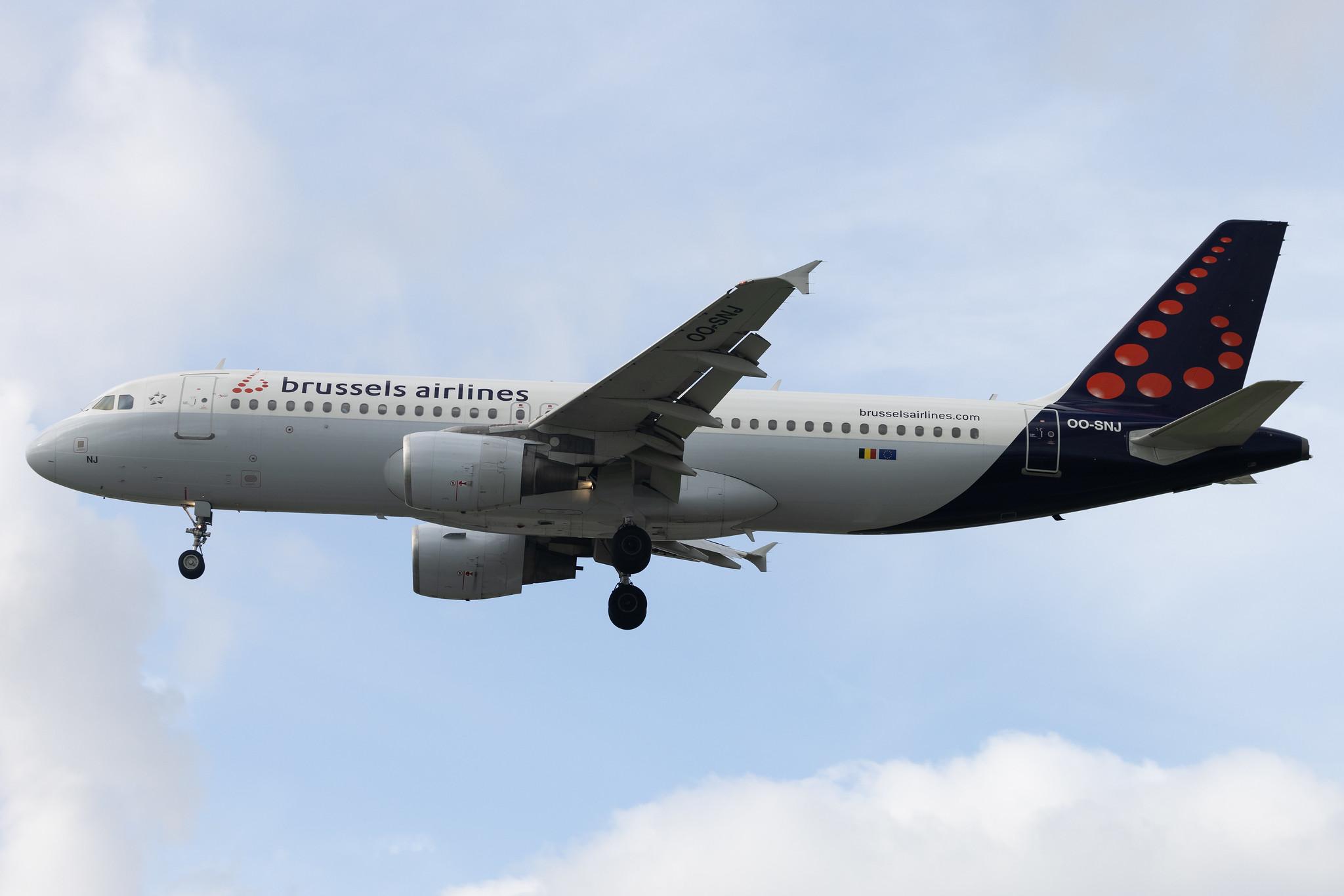 Aeroporto de Lisboa: Brussels Airlines (SN / BEL) |  Airbus A320-214 A320 | OO-SNJ | MSN 3161