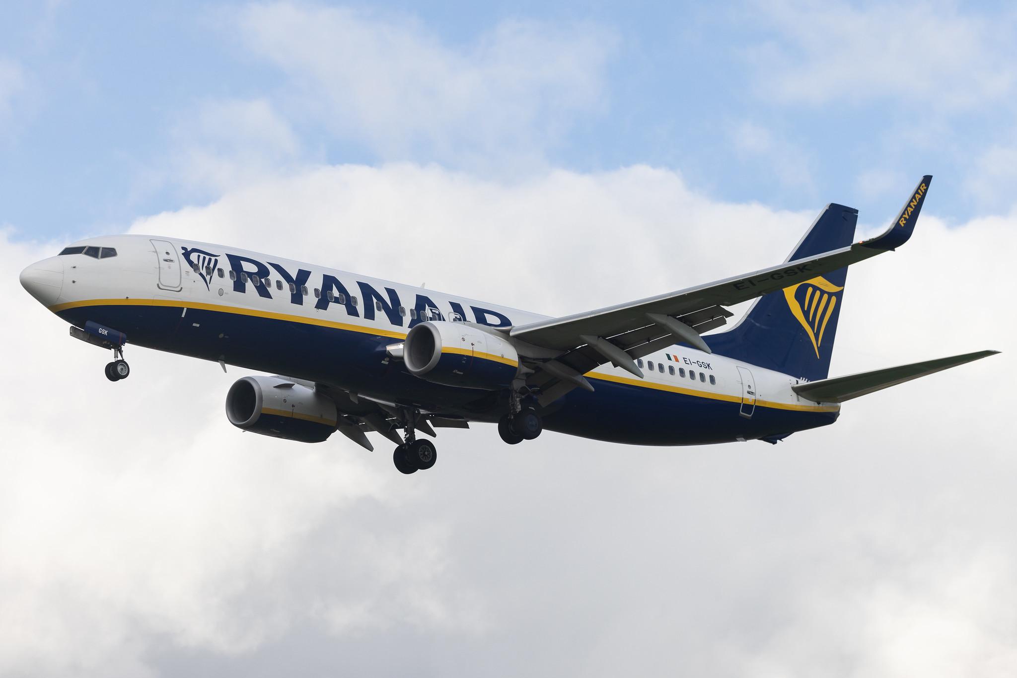 Aeroporto de Lisboa: Ryanair (FR / RYR) | Boeing 737-8AS B738 | EI-GSK | MSN 44855