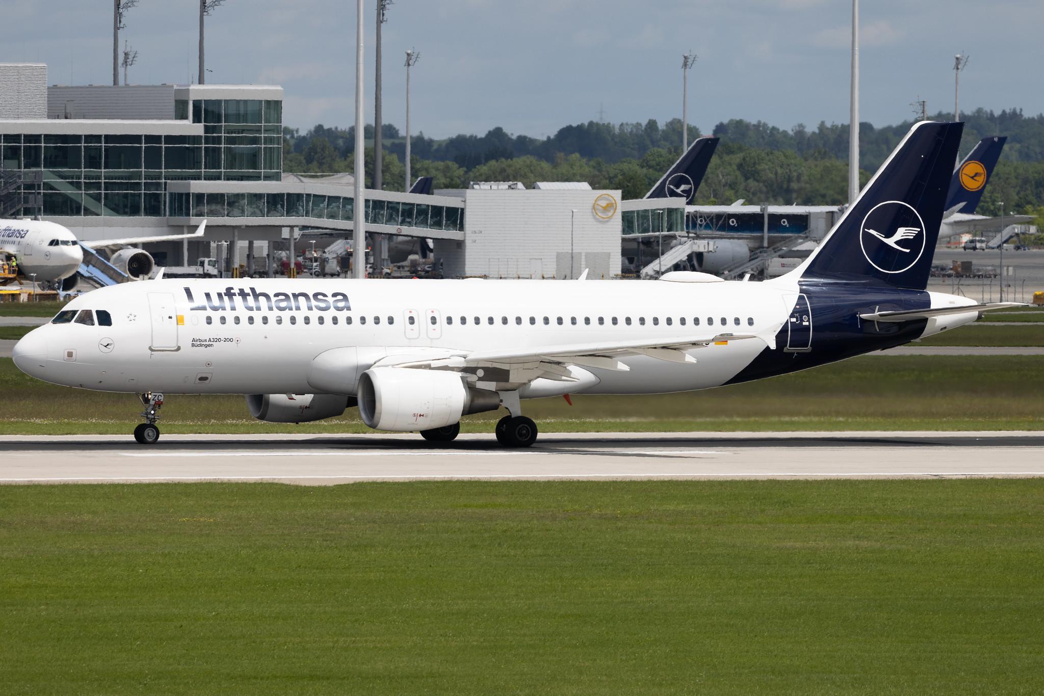 Munich Airport: Lufthansa (LH / DLH) | Airbus A320-214 A320 | D-AIZC | MSN 4153