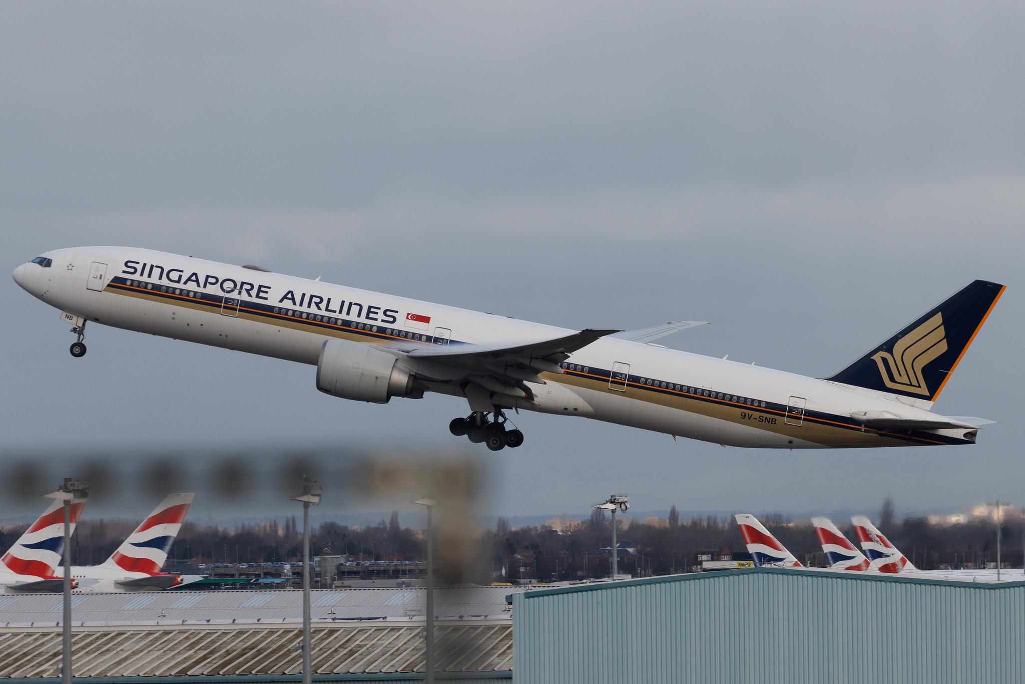 London Heathrow: Singapore Airlines (SQ / SIA) | Boeing 777-312(ER) B77W | 9V-SNB | MSN 42241