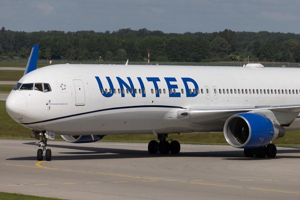 Munich Airport: United Airlines (UA / UAL) | Boeing 767-322(ER) B763 | N641UA | MSN 25091