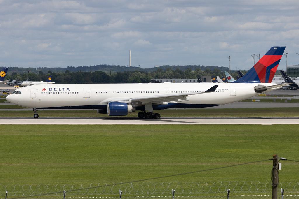 Munich Airport: Delta Air Lines (DL / DAL) | Airbus A330-323 A333 | N803NW | MSN 0542