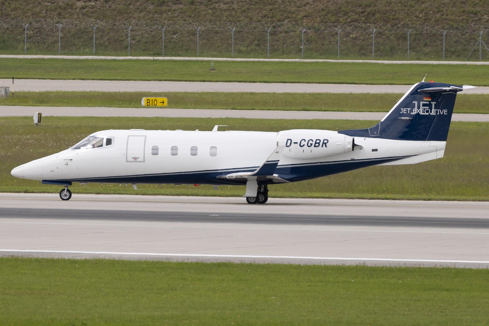 Munich Airport: Jet Executive (/ JEI) |  Learjet 55 LJ55 | D-CGBR | MSN 55-122