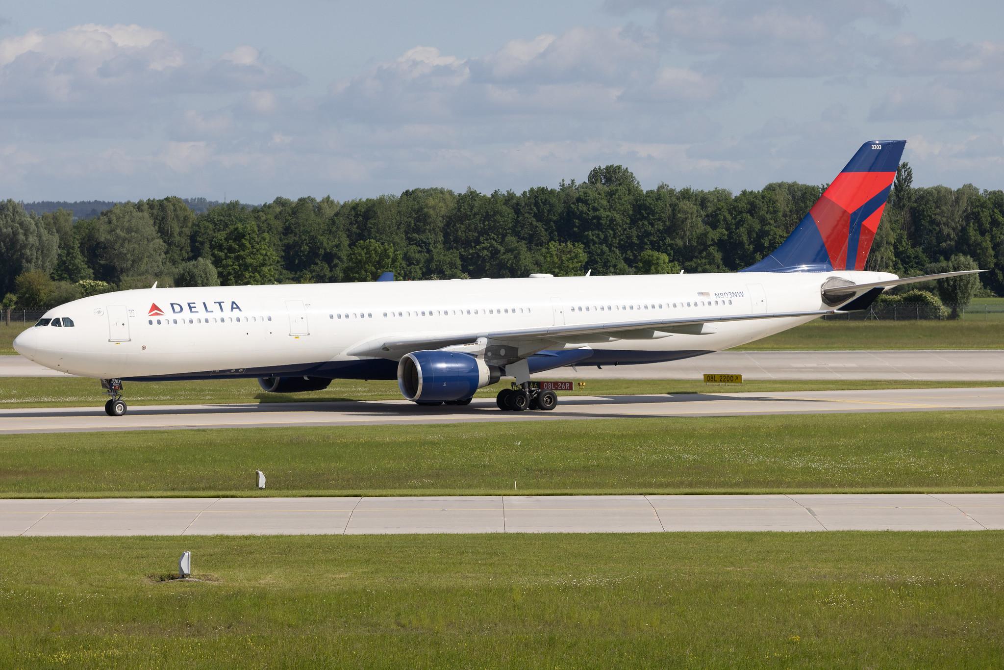 Munich Airport: Delta Air Lines (DL / DAL) | Airbus A330-323 A333 | N803NW | MSN 0542