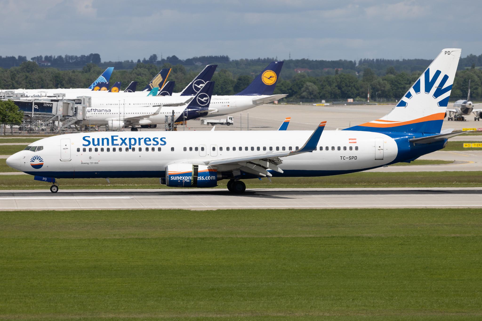 Munich Airport: SunExpress (XQ / SXS) | Boeing 737-8HC B738 | TC-SEY | MSN 61182
