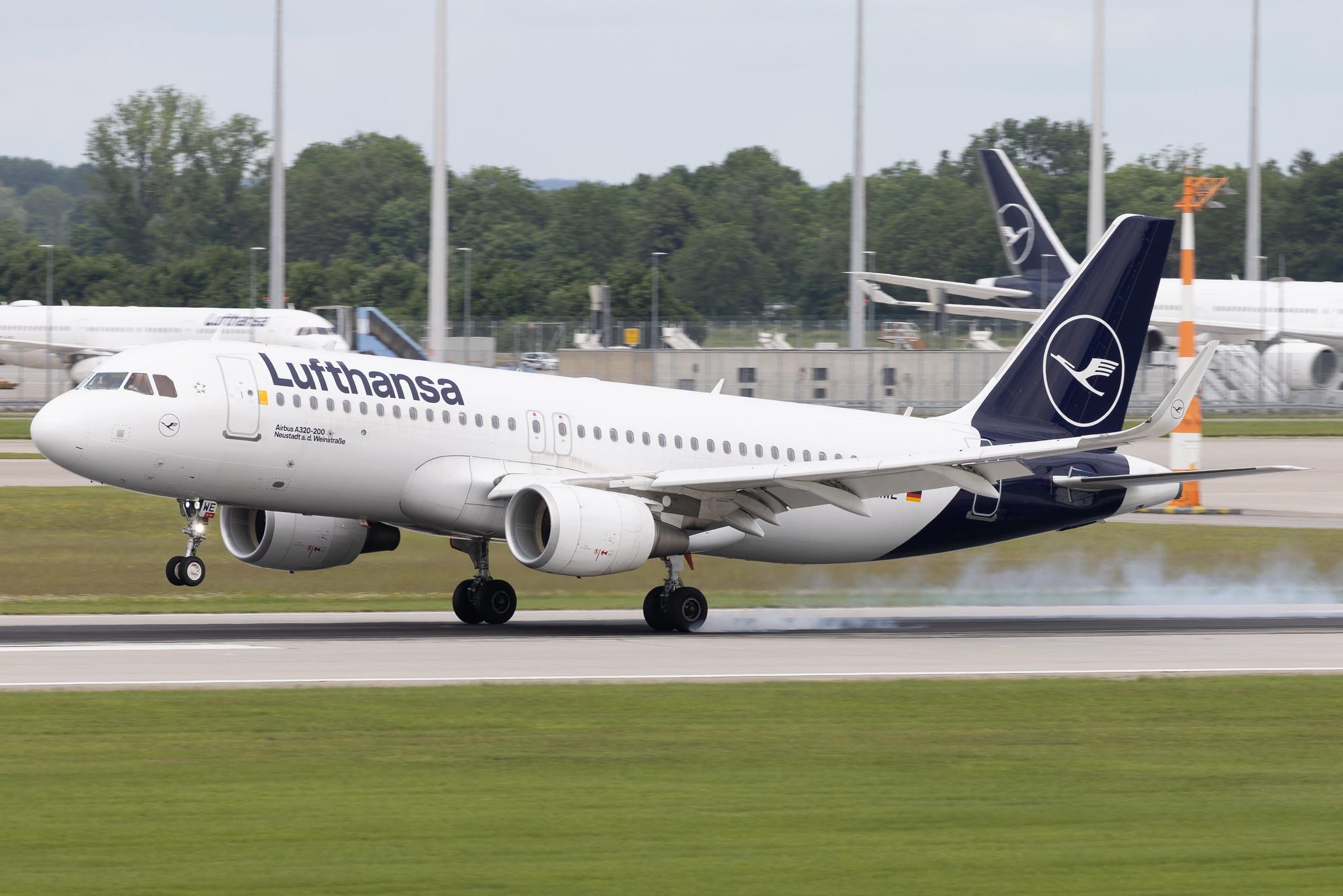 Munich Airport: Lufthansa (LH / DLH) | Airbus A320-214 A320 | D-AIWE | MSN 8680