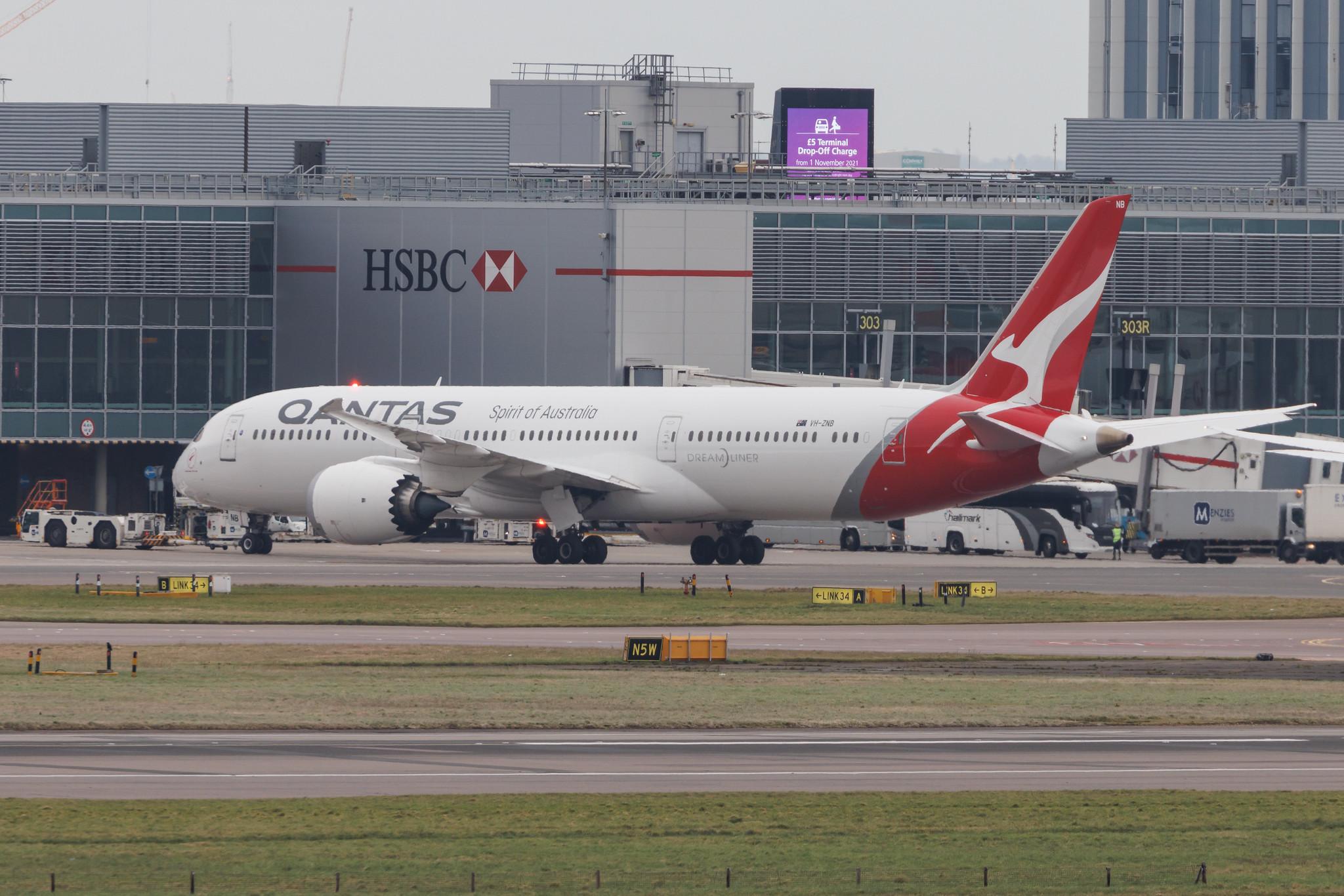 London Heathrow: Qantas (QF / QFA) | Boeing 787-9 Dreamliner B789 | VH-ZNB | MSN 39039