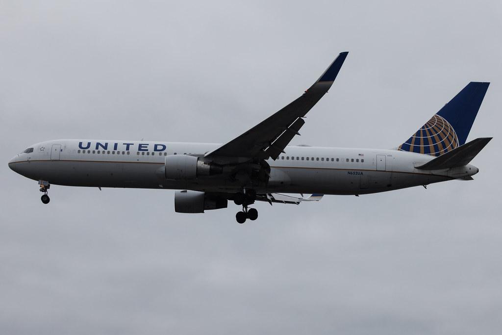 London Heathrow: United Airlines (UA / UAL) |  Boeing 767-322(ER) B763 | N652UA | MSN 25390
