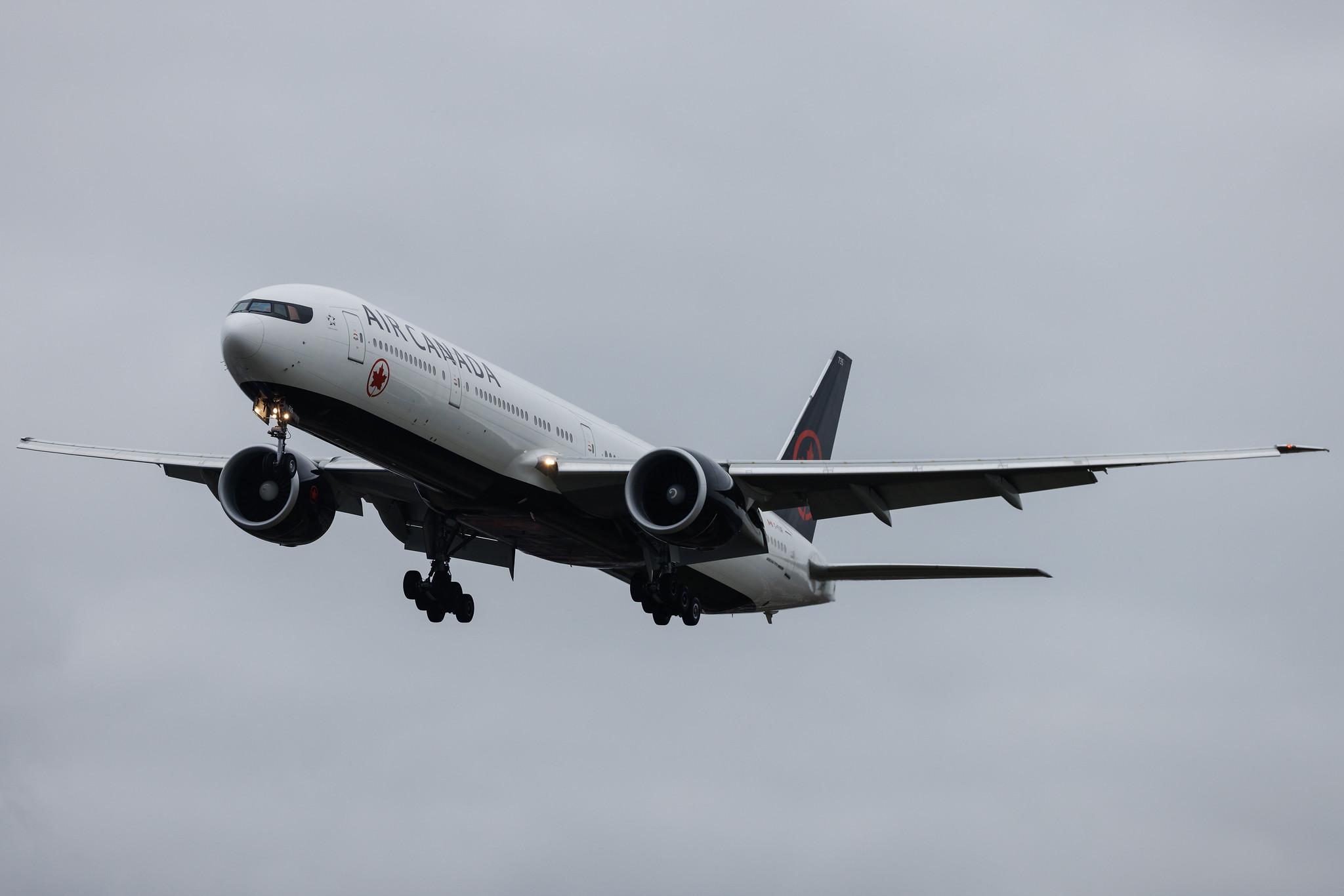London Heathrow: Air Canada (AC / ACA) | Boeing 777-333(ER) B77W | C-FIUR | MSN 35242