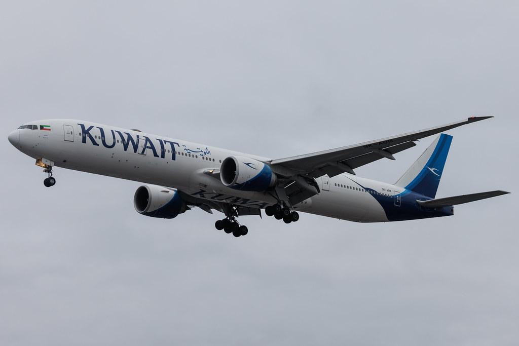 London Heathrow: Kuwait Airways (KU / KAC) | Boeing 777-369(ER) B77W | 9K-AOM | MSN 62570
