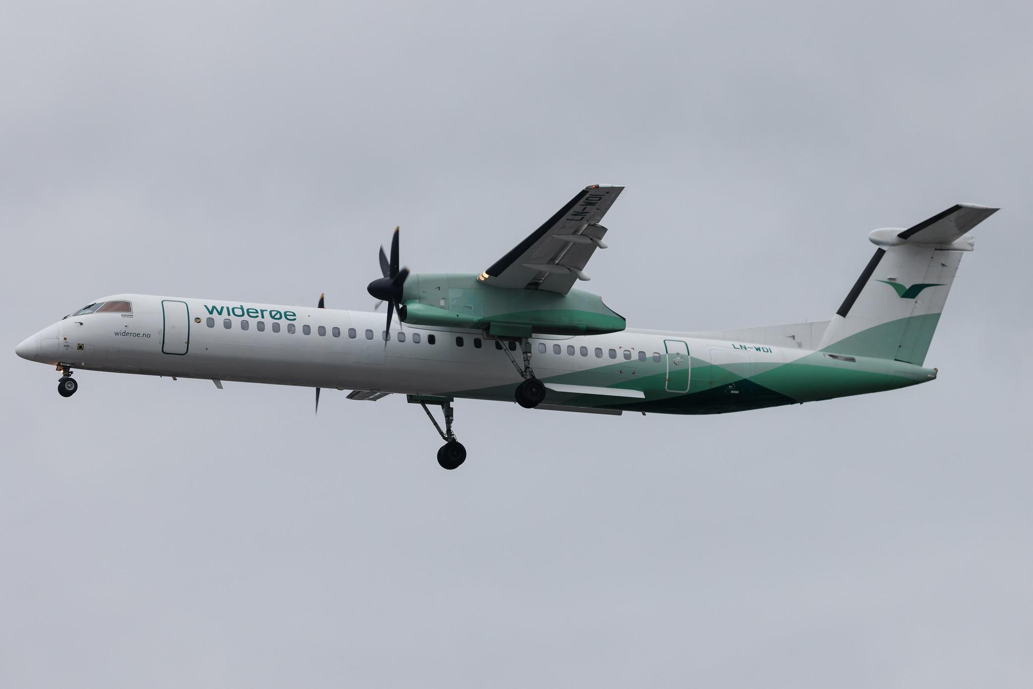 London Heathrow: Wideroe (WF / WIF) |  De Havilland Canada Dash 8-400 DH8D | LN-WDI | MSN 4286