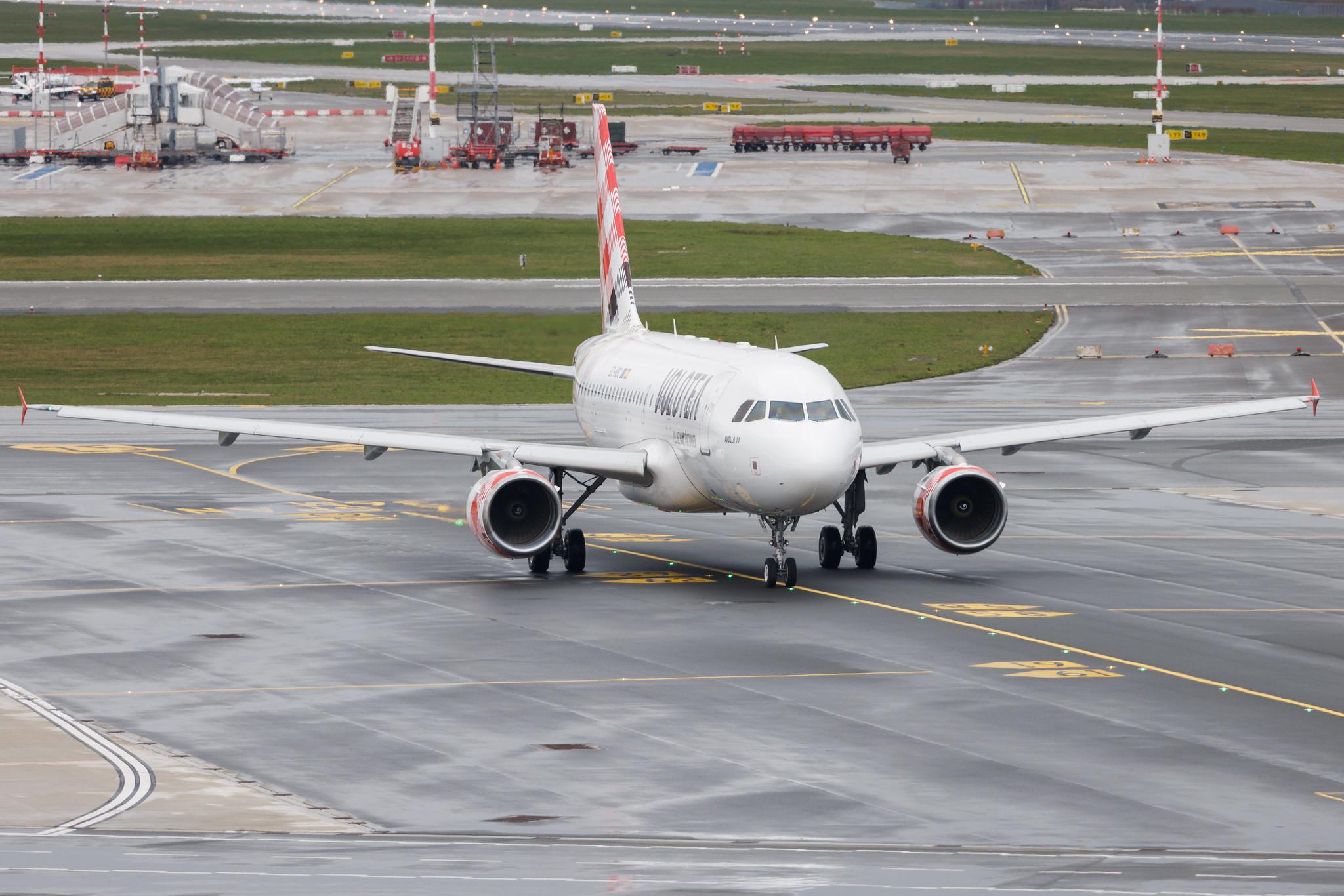 Hamburg Airport: Volotea (V7 / VOE) |  Airbus A319-112 A319 | EC-NBC | MSN 01884