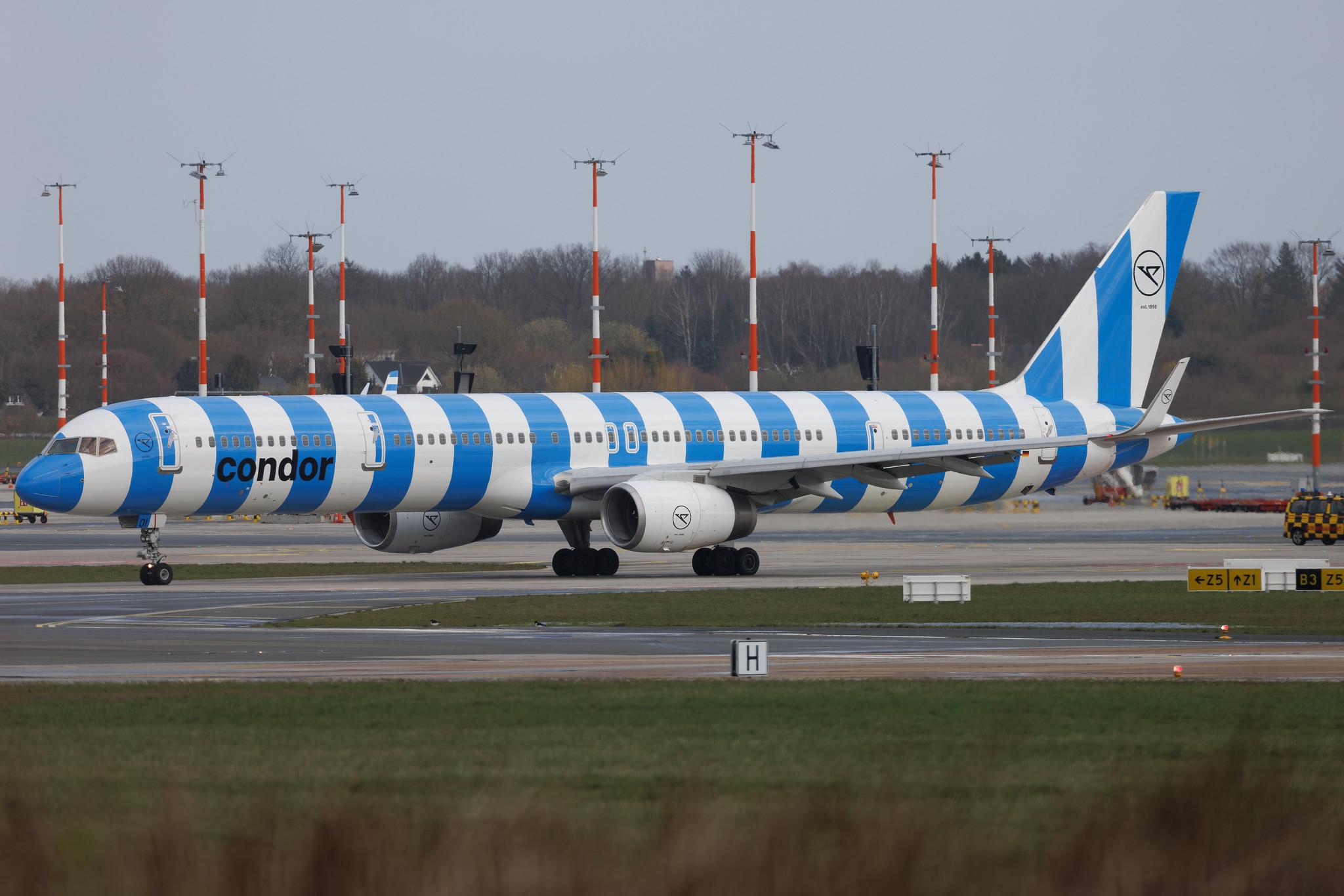Hamburg Airport: Condor (DE / CFG) | Boeing 757-330 B753 | D-ABOI | MSN 29018