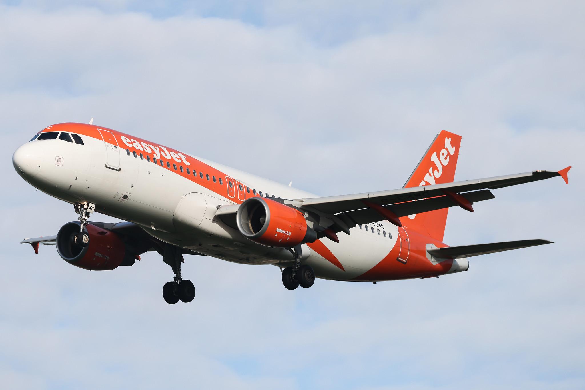 Aeroporto de Lisboa: easyJet (U2 / EZY) |  Airbus A320-214 A320 | G-EZWC | MSN 5236