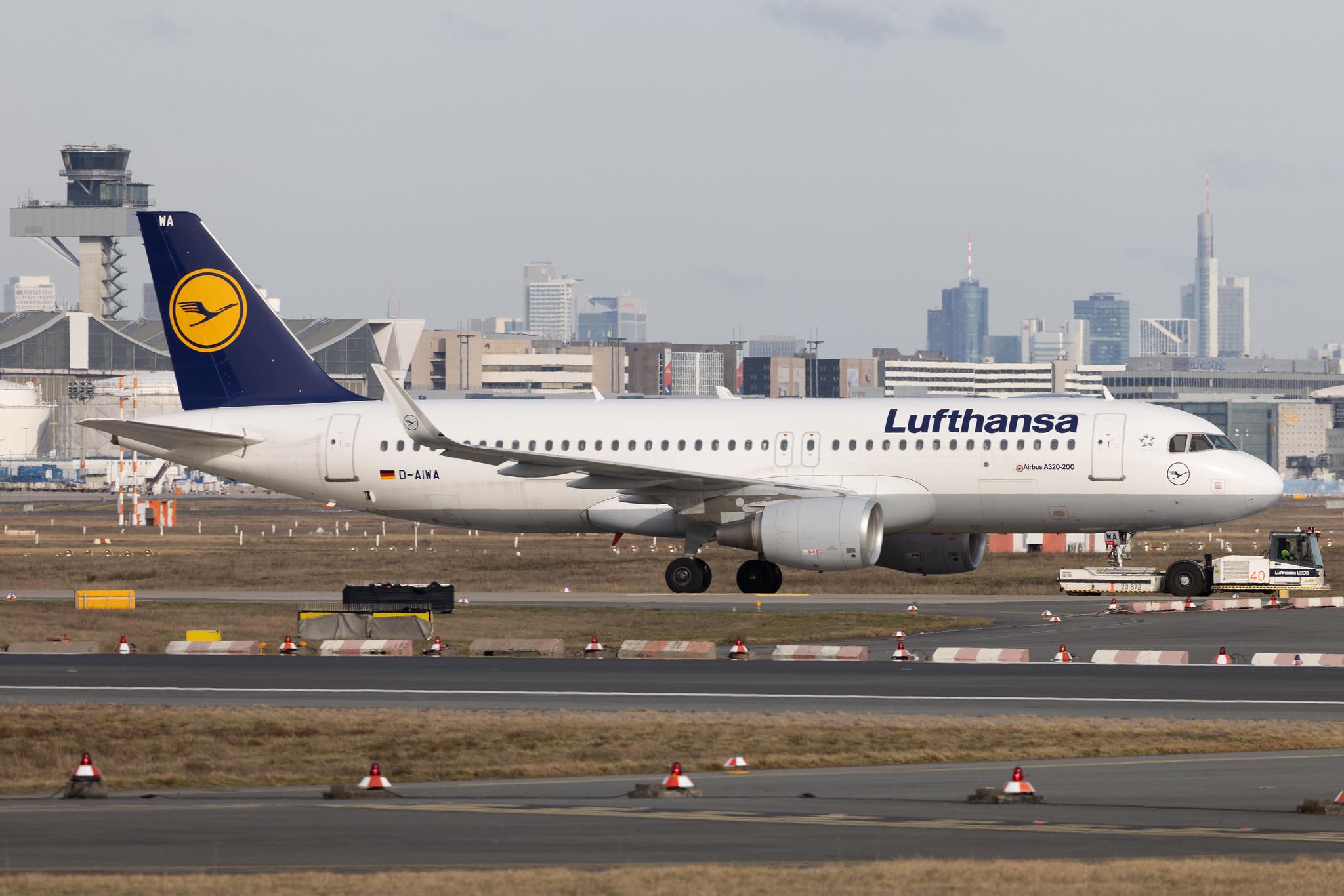 Frankfurt Airport: Lufthansa (LH / DLH) | Airbus A320-214 A320 | D-AIWA | MSN 7681