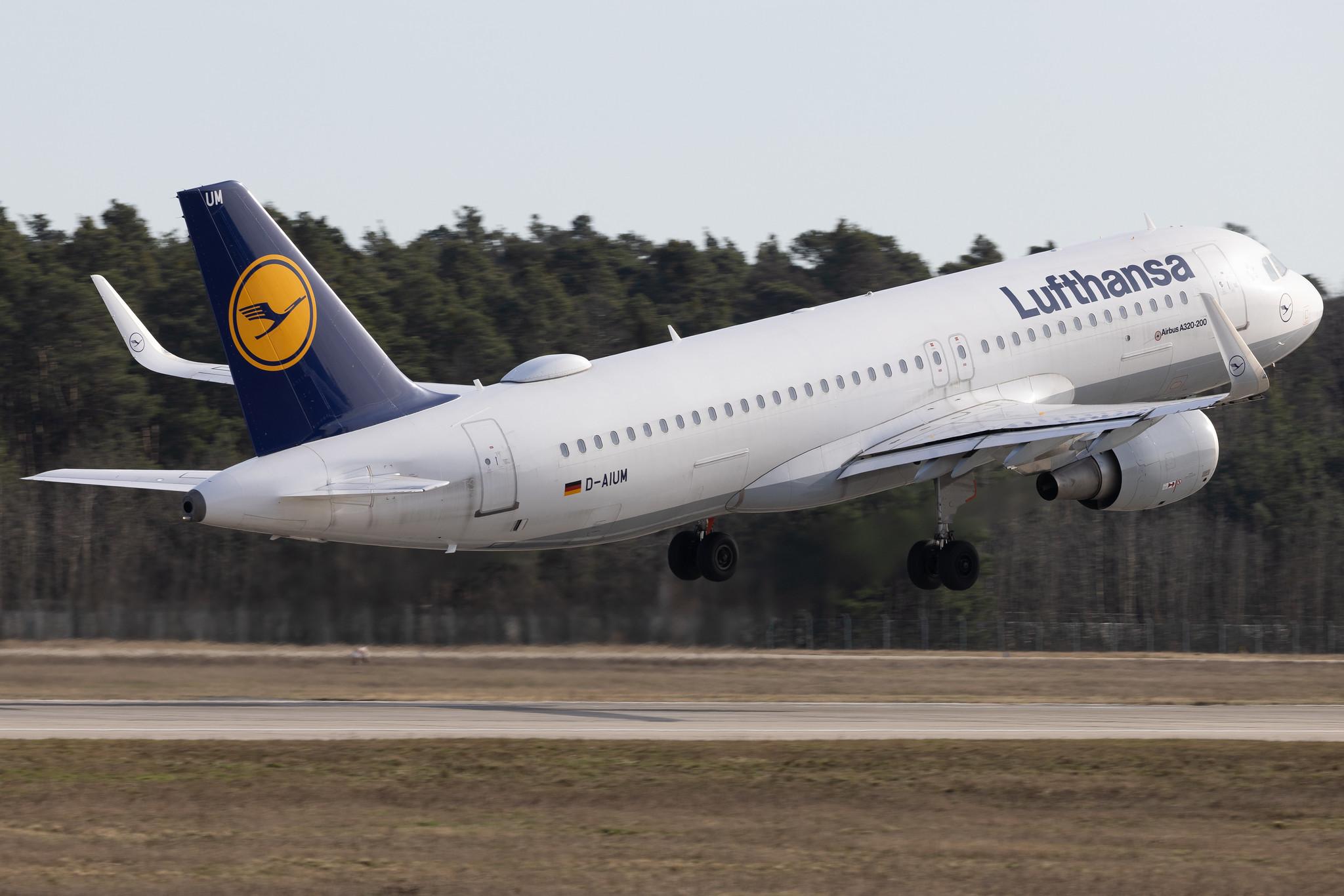 Frankfurt Airport: Lufthansa (LH / DLH) | Airbus A320-214 A320 | D-AIUM | MSN 6577