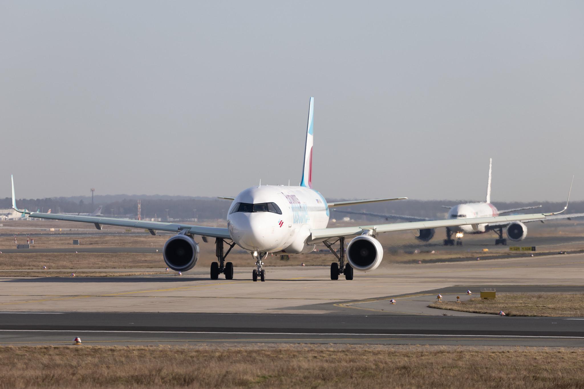 Frankfurt Airport: Eurowings Discover (4Y / OCN) | Airbus A320-214 A320 | D-AIUW | MSN 7251