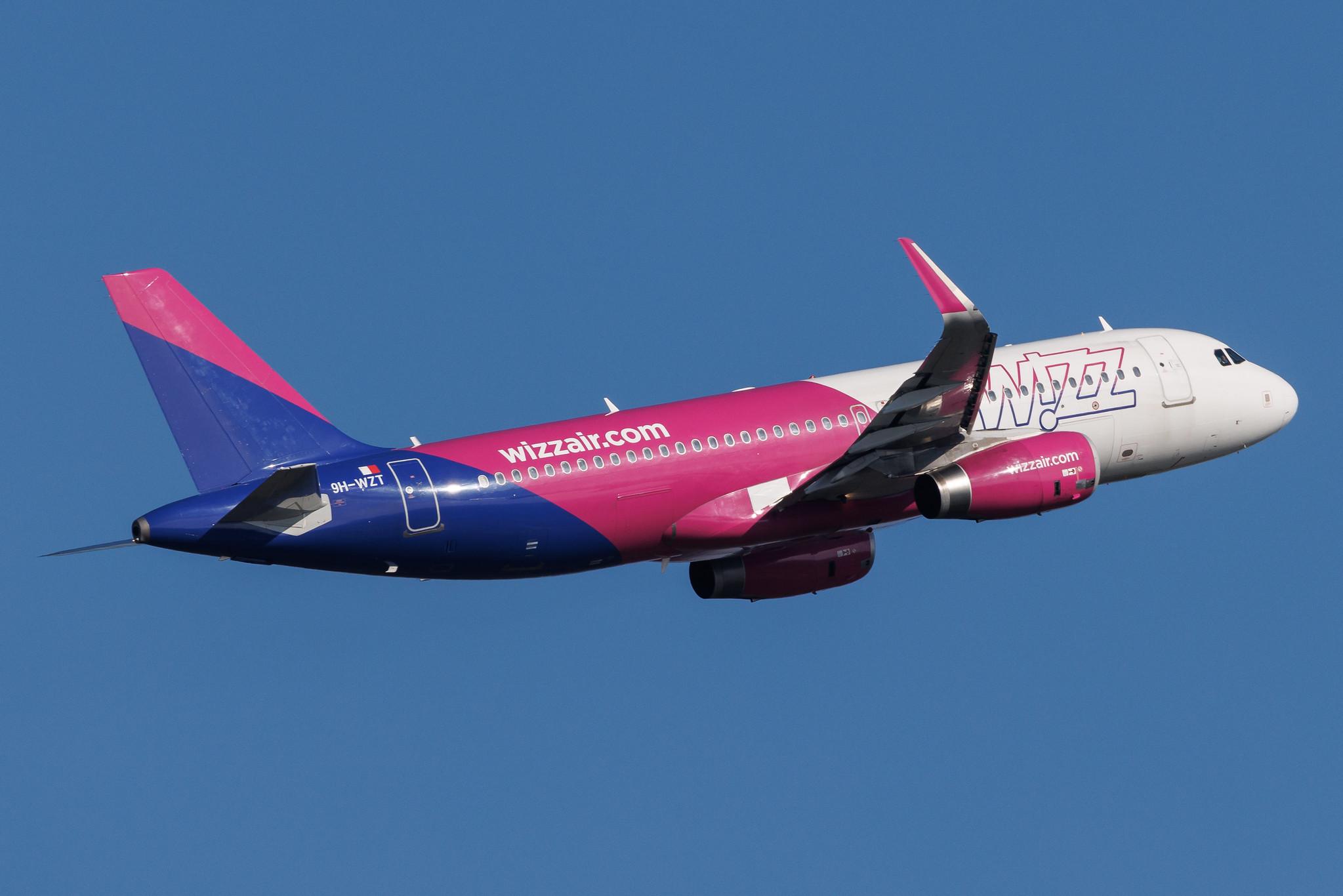 Hamburg Airport: Wizz Air (W6 / WZZ) | Operator: Wizz Air Malta |  Airbus A320-232 A320 | 9H-WZT | MSN 06077