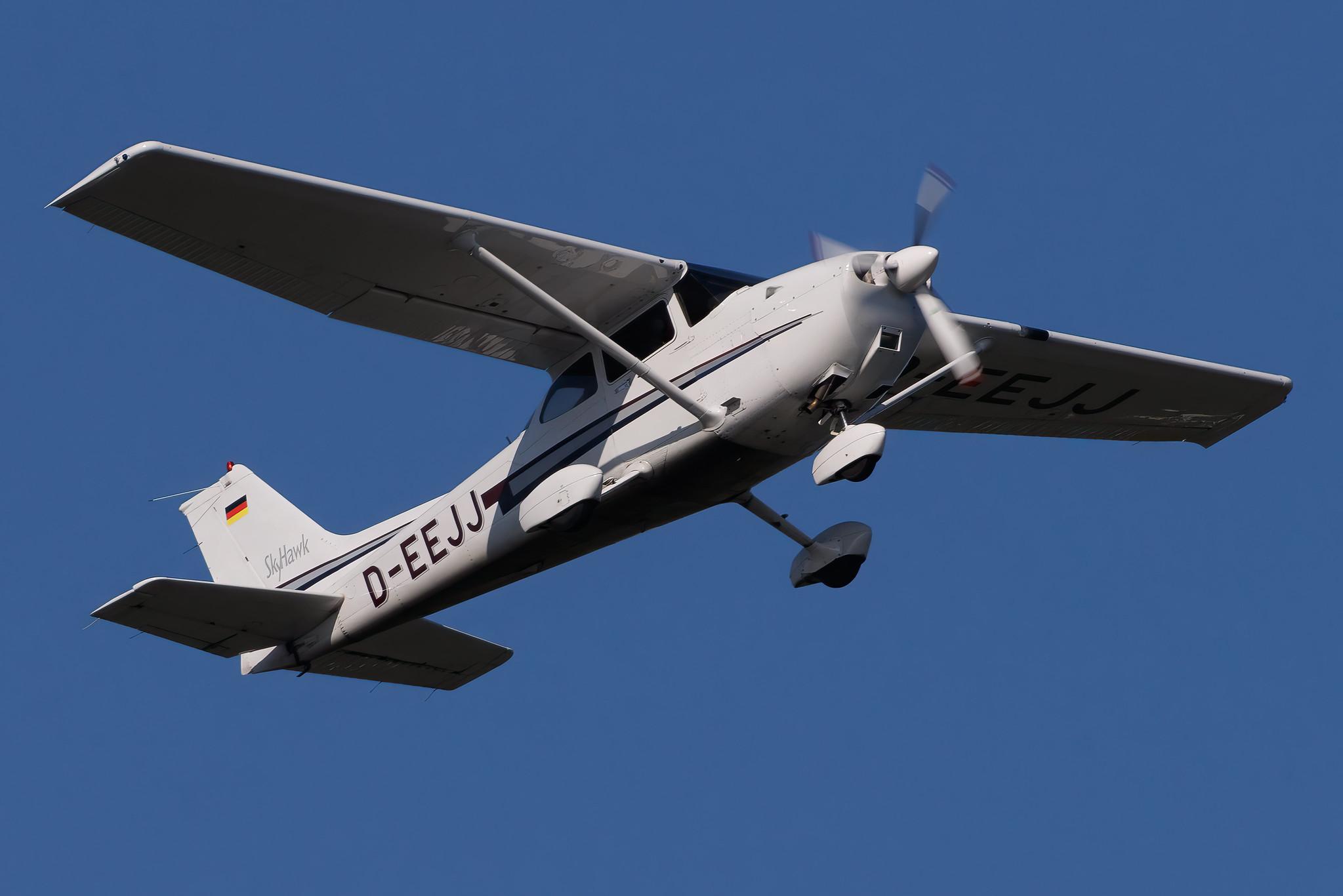 Hamburg Airport: Private owner | Cessna 172R Skyhawk C172 | D-EEJJ | MSN 17280813