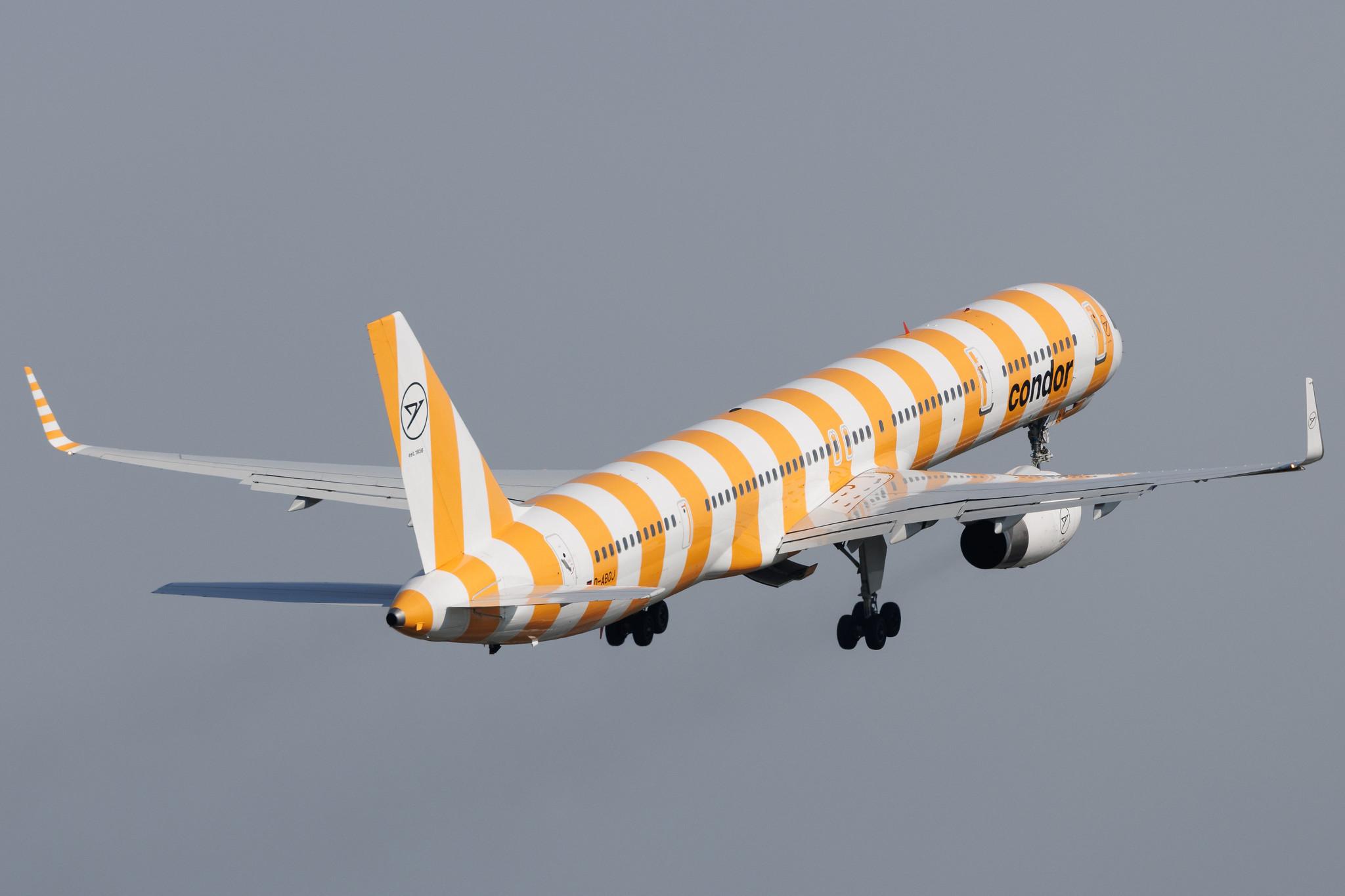 Hamburg Airport: Condor (DE / CFG) | Boeing 757-330 B753 | D-ABOJ | MSN 29019