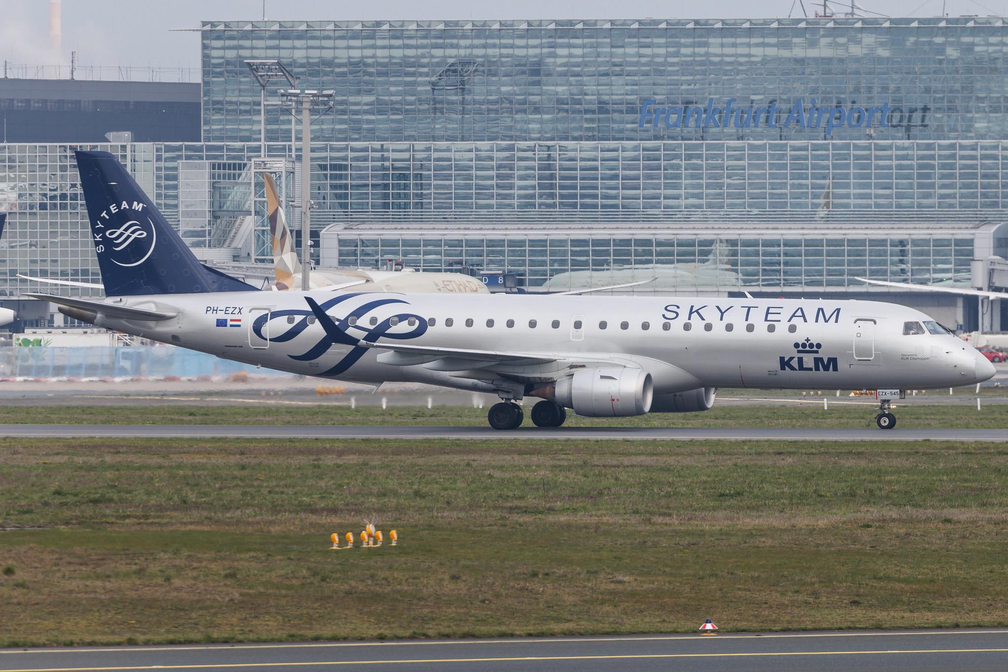 Frankfurt Airport: KLM (KL / KLM) | Livery: SkyTeam Livery | Operator: KLM Cityhopper | Embraer E190STD E190 | PH-EZX | MSN 19000545