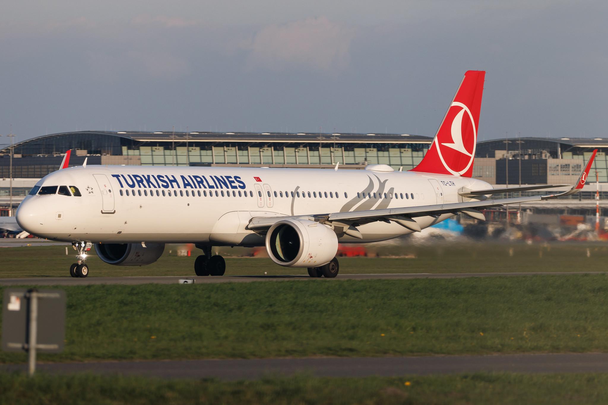 Hamburg Airport: Turkish Airlines (TK / THY) | Airbus A321-271NX A21N | TC-LTH | MSN 10382