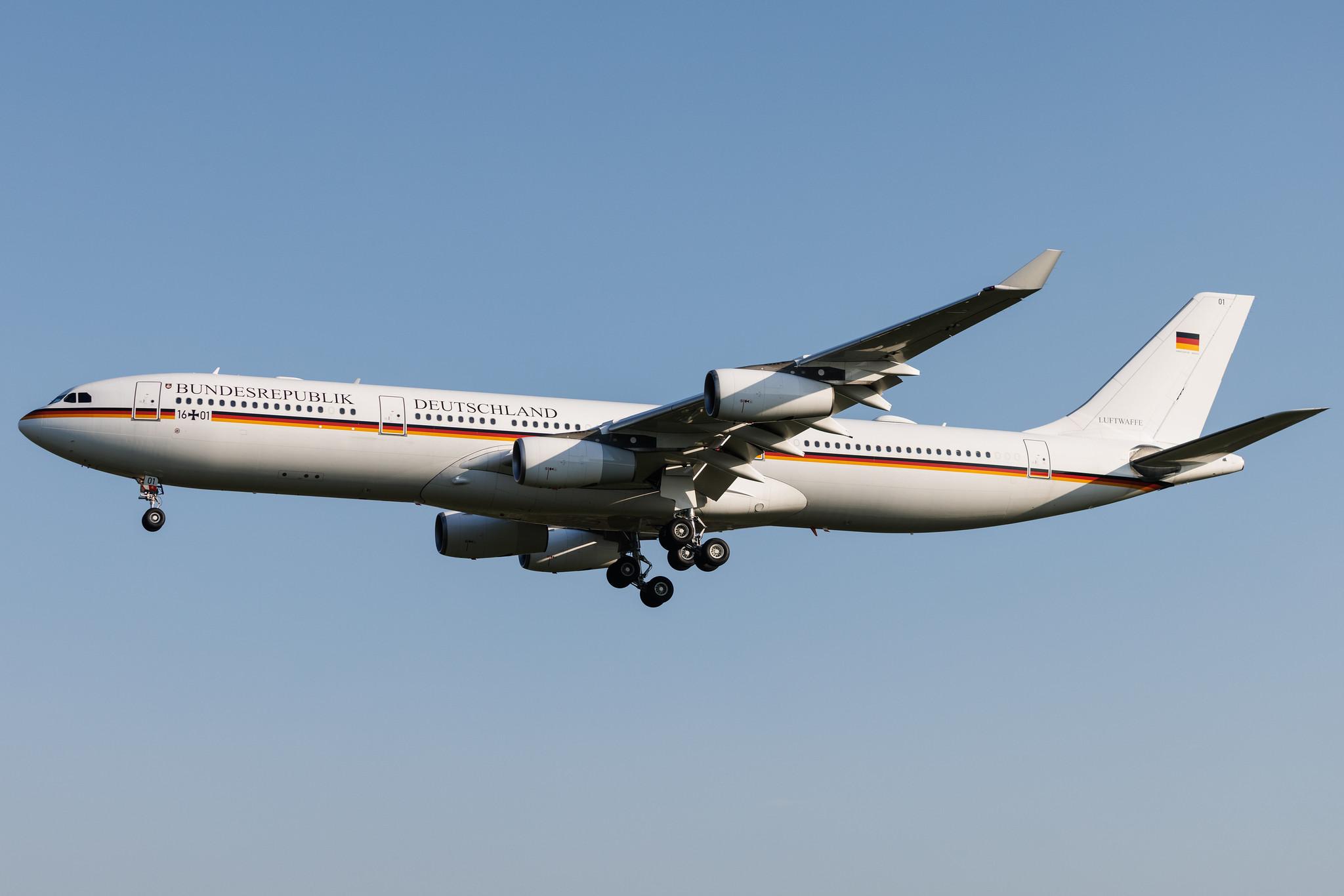 Hamburg Airport: German Air Force (/ GAF) | Airbus A340-313 A343 | 16+01 | MSN 274