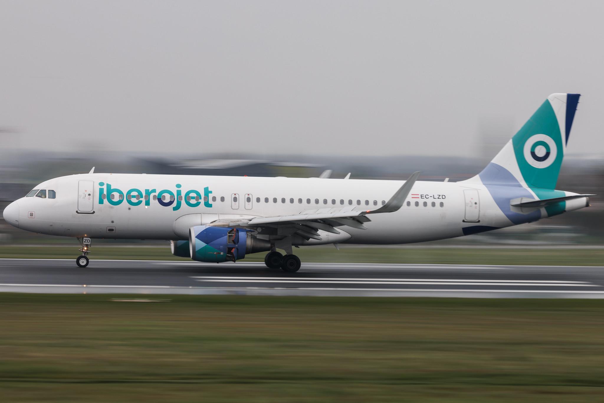 Brussels Airport: Iberojet (E9 / EVE) |  Airbus A320-214 A320 | EC-LZD | MSN 5642