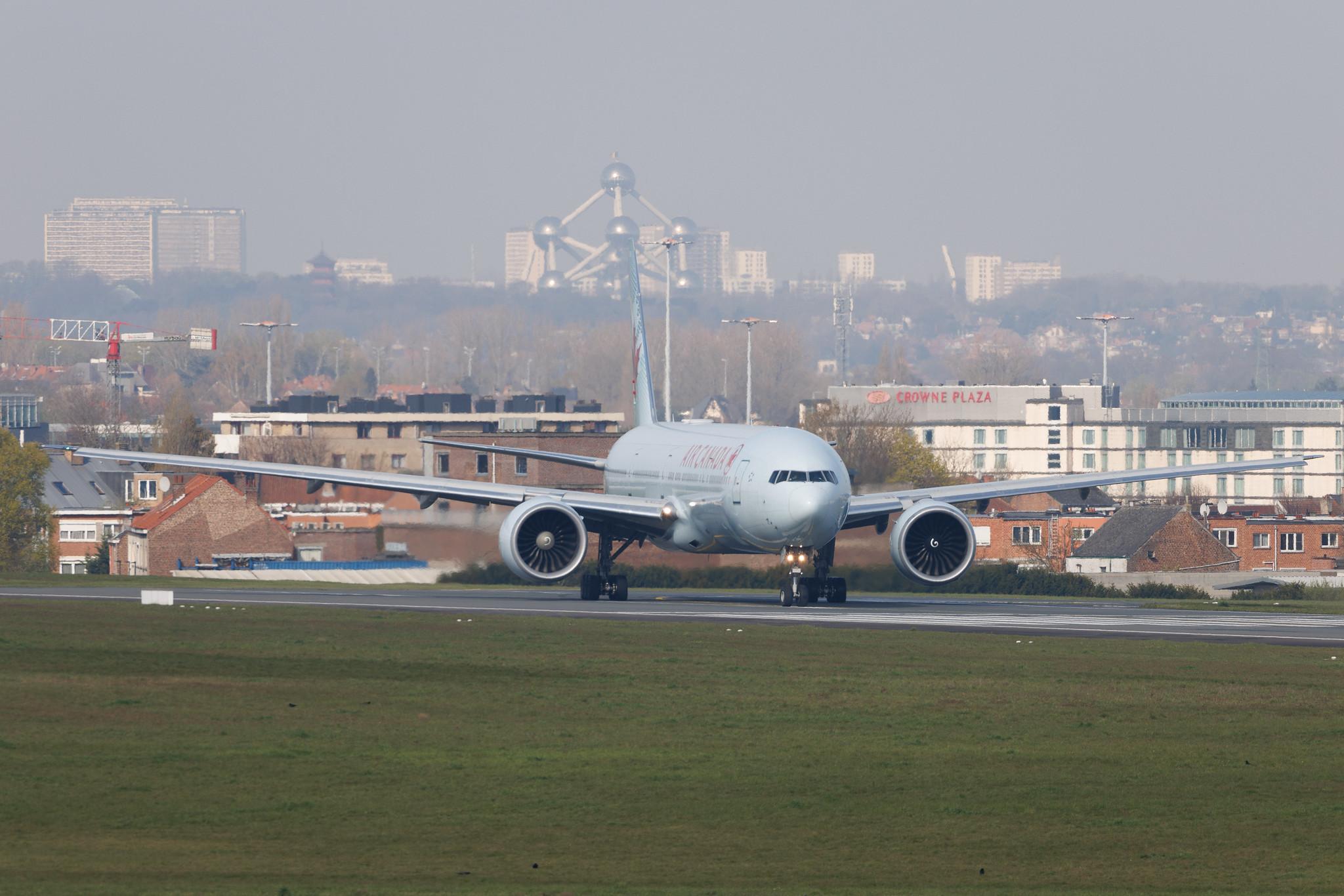Brussels Airport: Air Canada (AC / ACA) | Boeing 777-333(ER) B77W | C-FRAM | MSN 35250