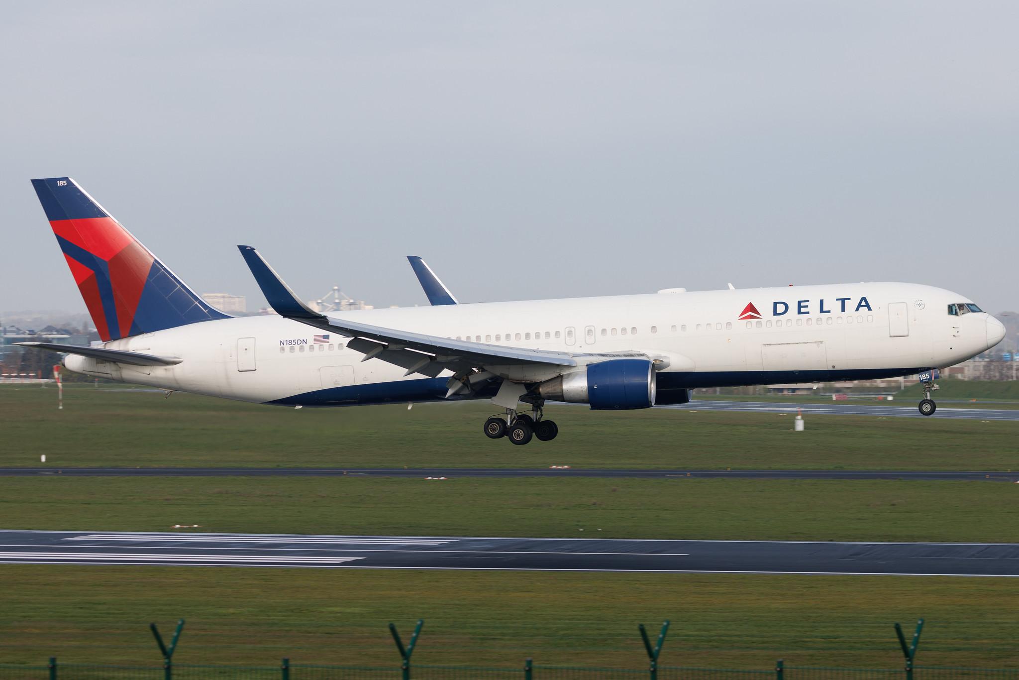 Brussels Airport: Delta Air Lines (DL / DAL) | Boeing 767-332(ER) B763 | N185DN | MSN 27961