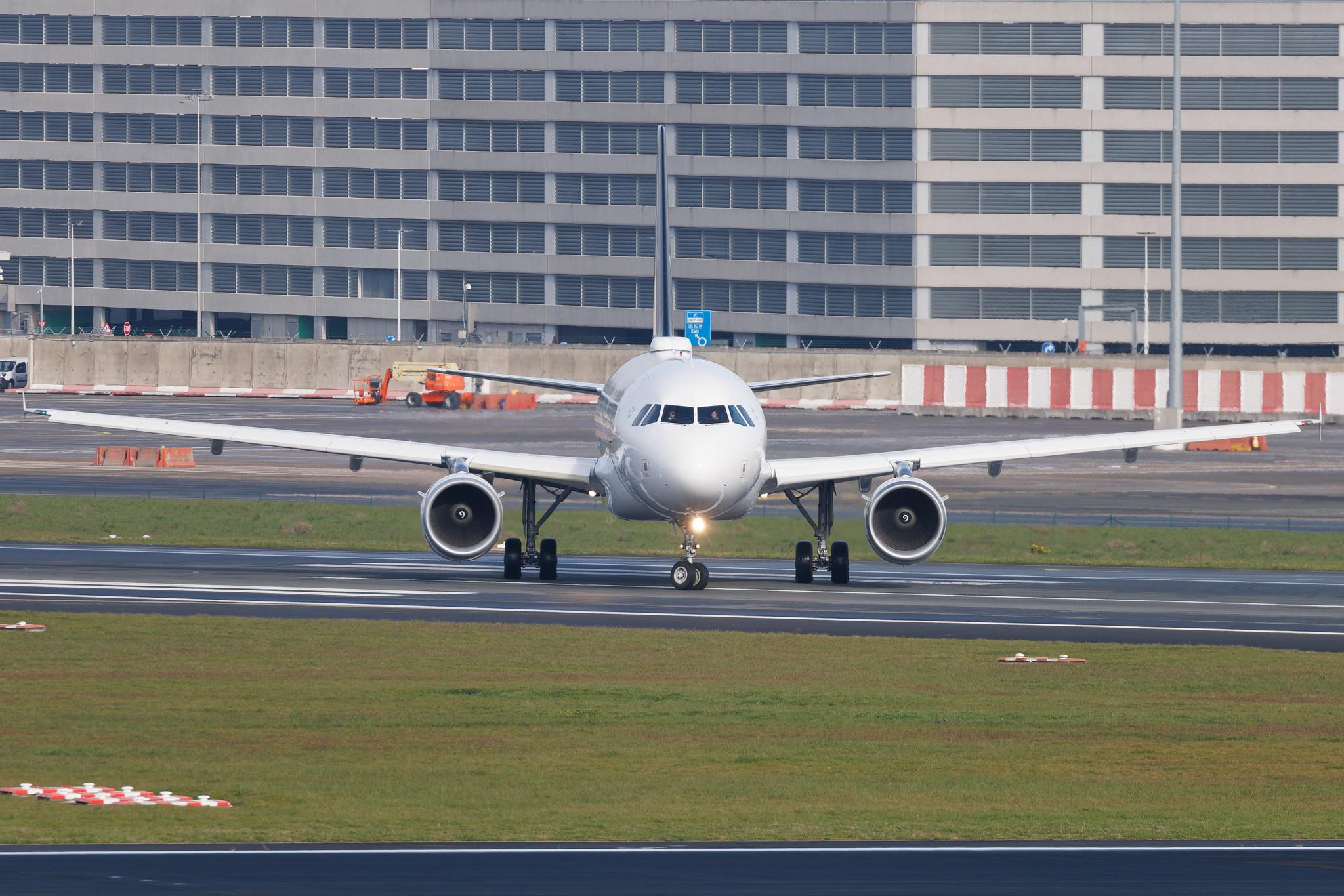 Brussels Airport: Brussels Airlines (SN / BEL) | Livery: Star Alliance Livery | Airbus A319-112 A319 | OO-SSY | MSN 2494
