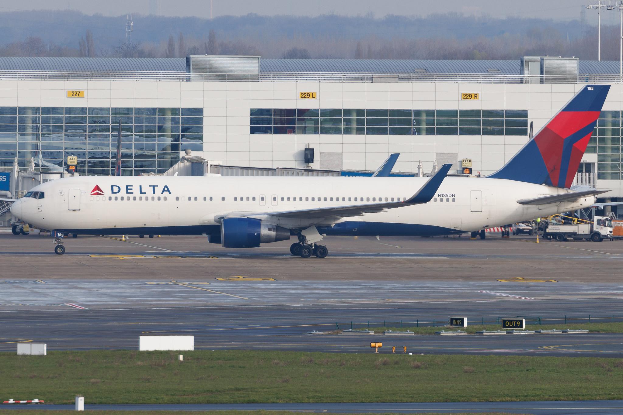 Brussels Airport: Delta Air Lines (DL / DAL) | Boeing 767-332(ER) B763 | N185DN | MSN 27961