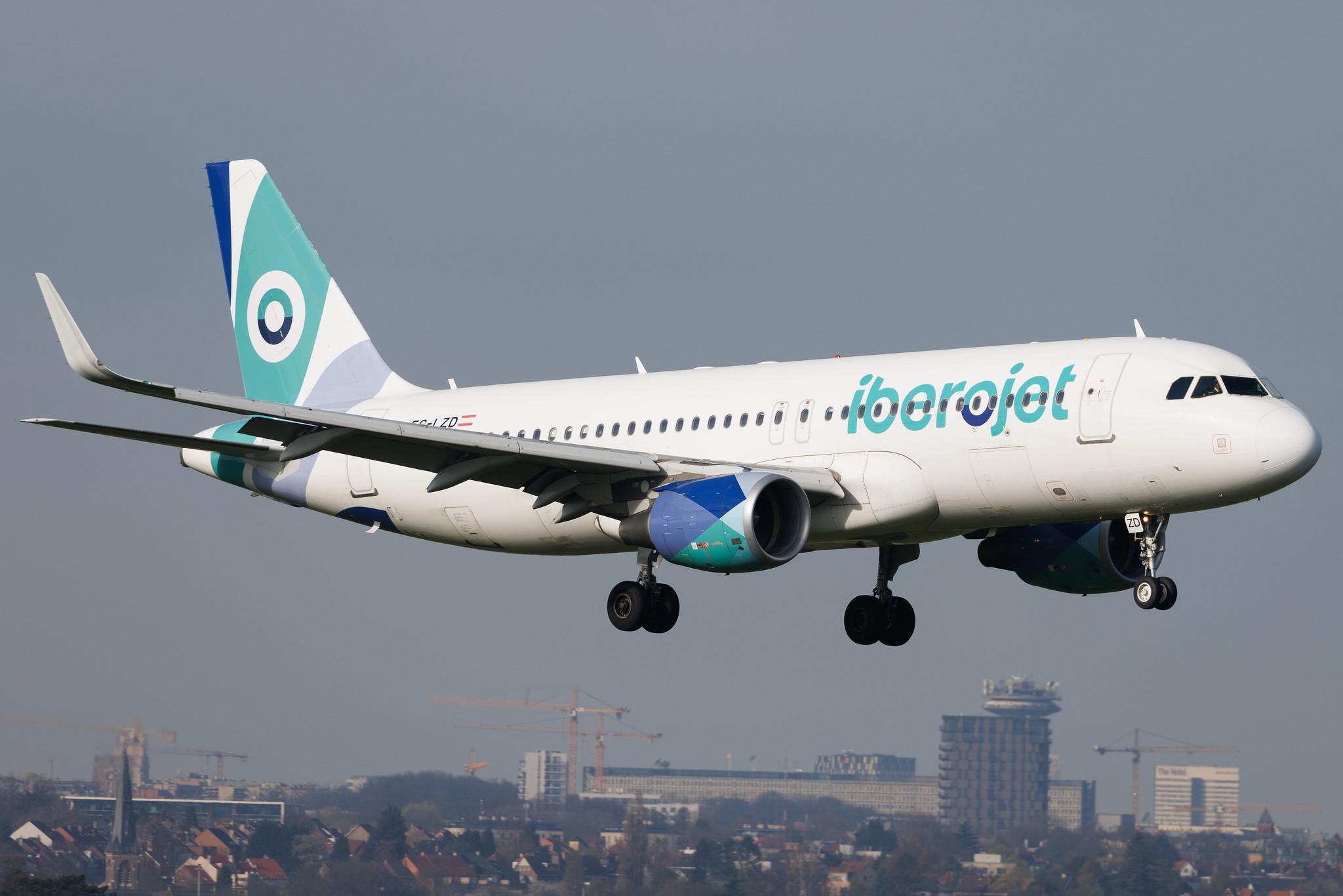 Brussels Airport: Iberojet (E9 / EVE) | Airbus A320-214 A320 | EC-LZD | MSN 5642