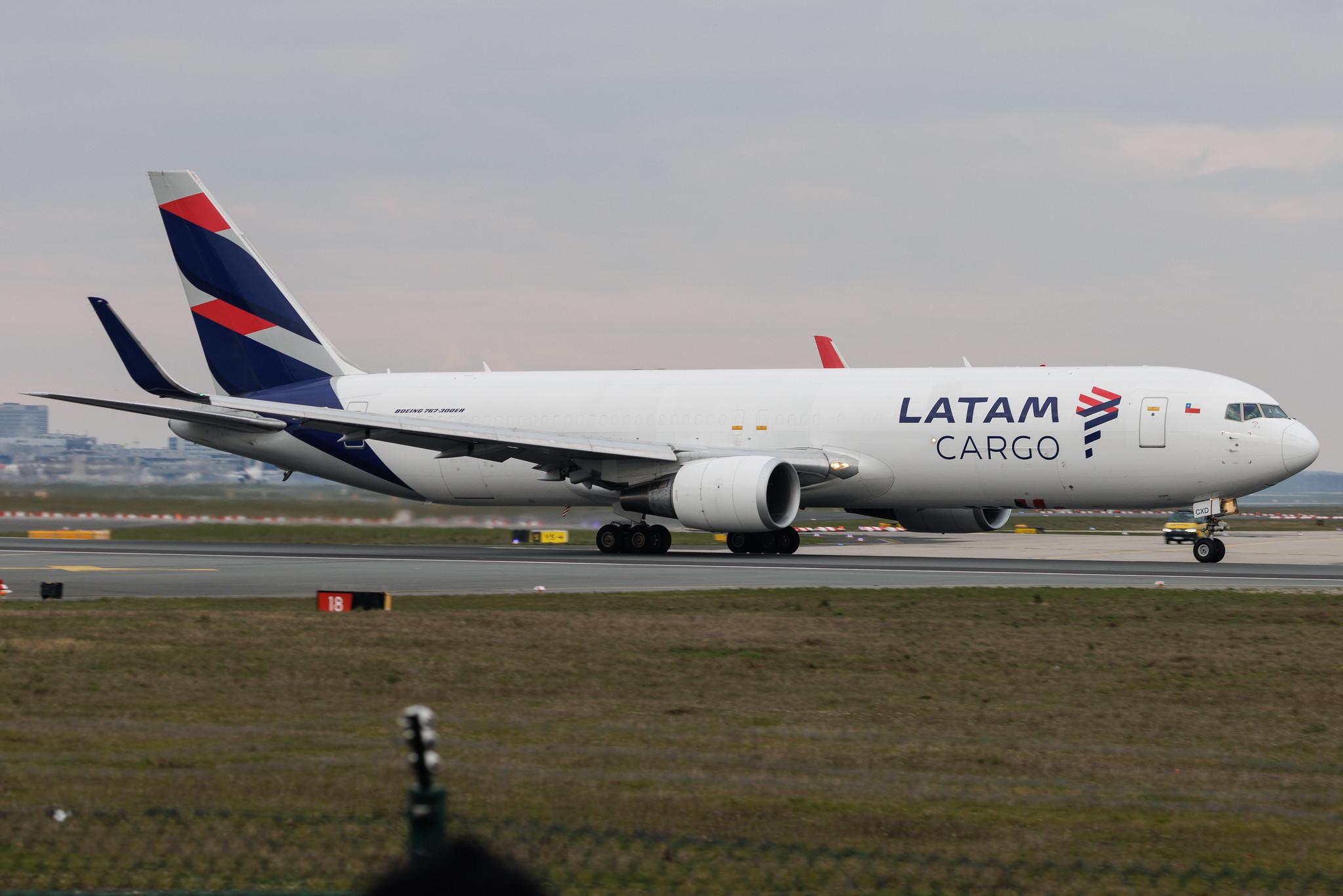 Frankfurt Airport: LATAM Cargo (UC / LCO) | Operator: LATAM Cargo Colombia | Boeing 767-316(ER)(BCF) B763 | CC-CXD | MSN 35697