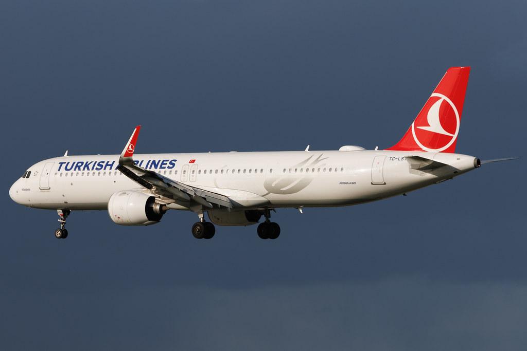 Hamburg Airport: Turkish Airlines (TK / THY) | Airbus A321-271NX A21N | TC-LSY | MSN 9415