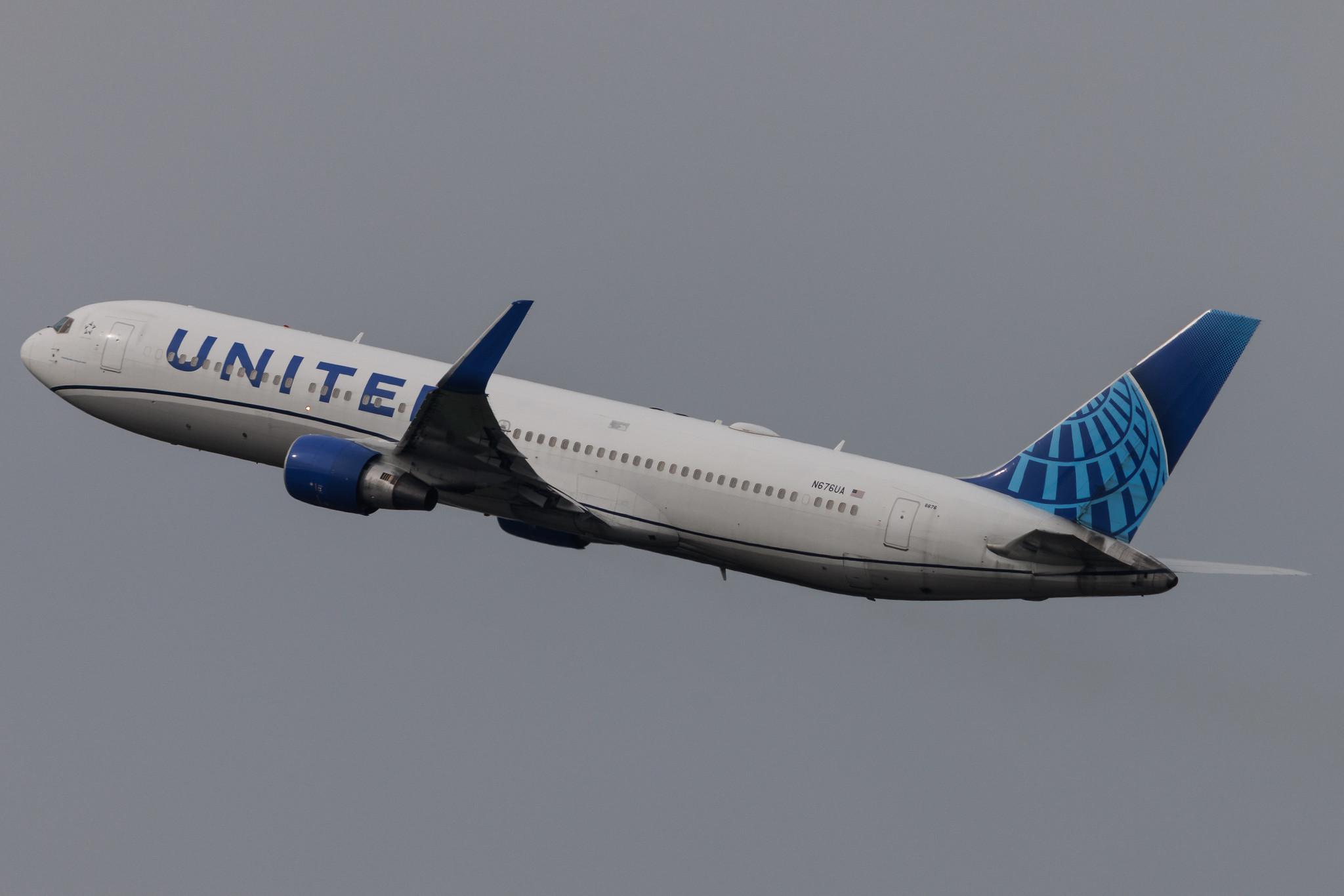Flughafen Zürich: United Airlines (UA / UAL) | Boeing 767-322(ER) B763 | N676UA | MSN 30028