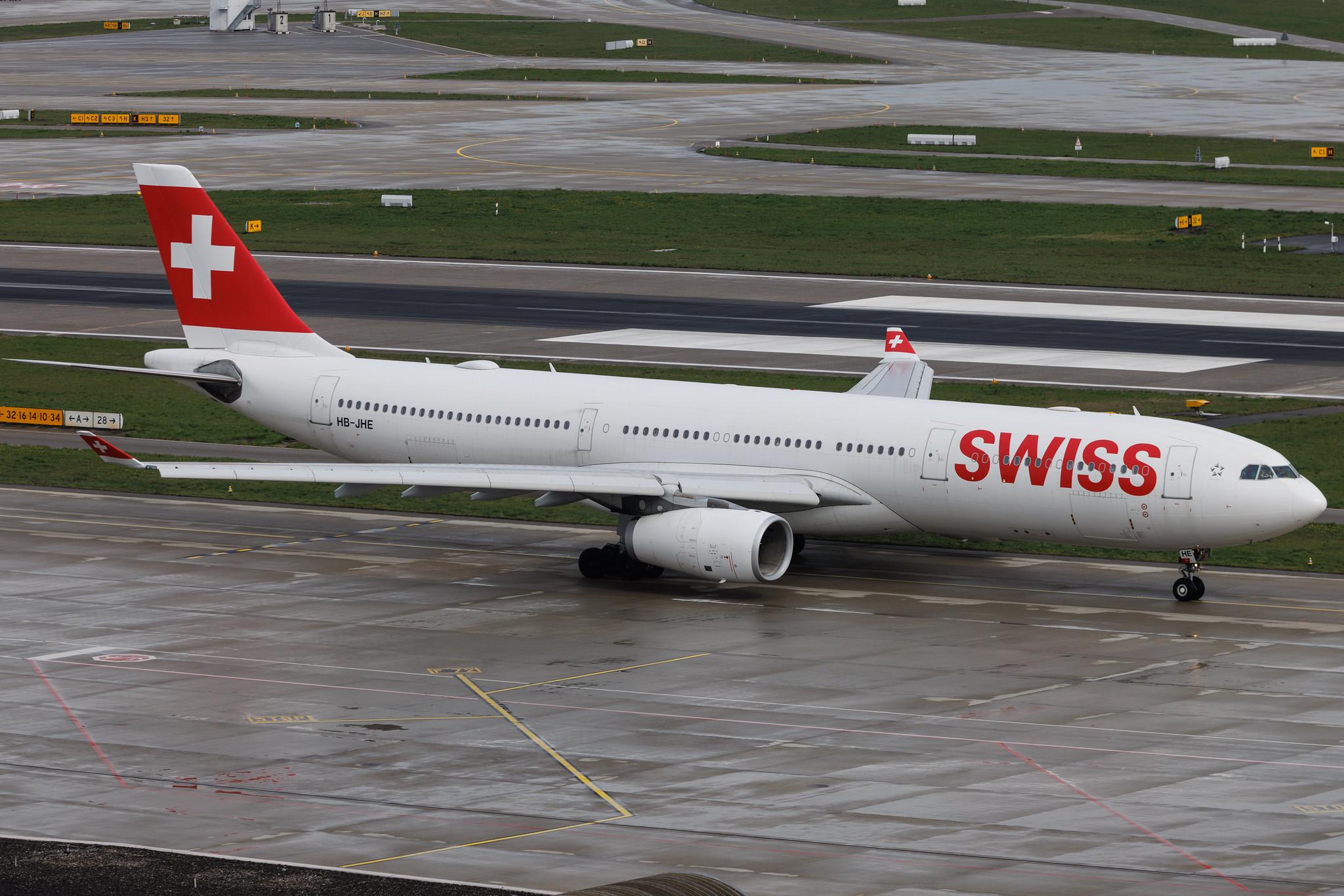Flughafen Zürich: Swiss (LX / SWR) | Airbus A330-343 A333 | HB-JHE | MSN 1084