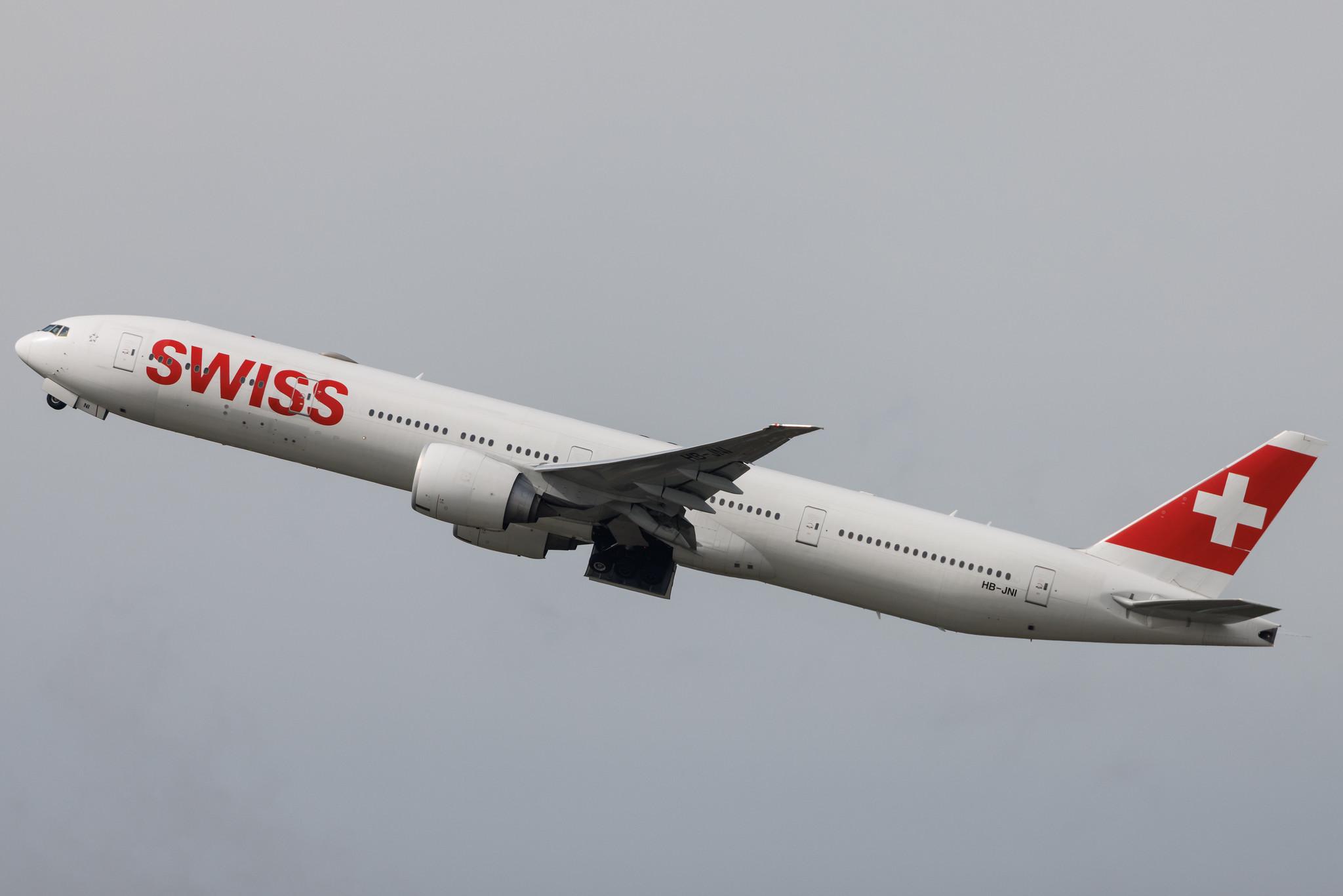 Flughafen Zürich: Swiss (LX / SWR) | Airbus A330-343 A333 | HB-JHI | MSN 1181