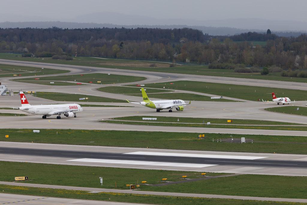 Flughafen Zürich: Line up Departure