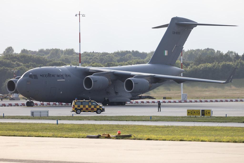 Hamburg Airport: Indian Air Force (/ IFC) | Boeing C-17A Globemaster III C17 | CB-8003 | MSN F-259