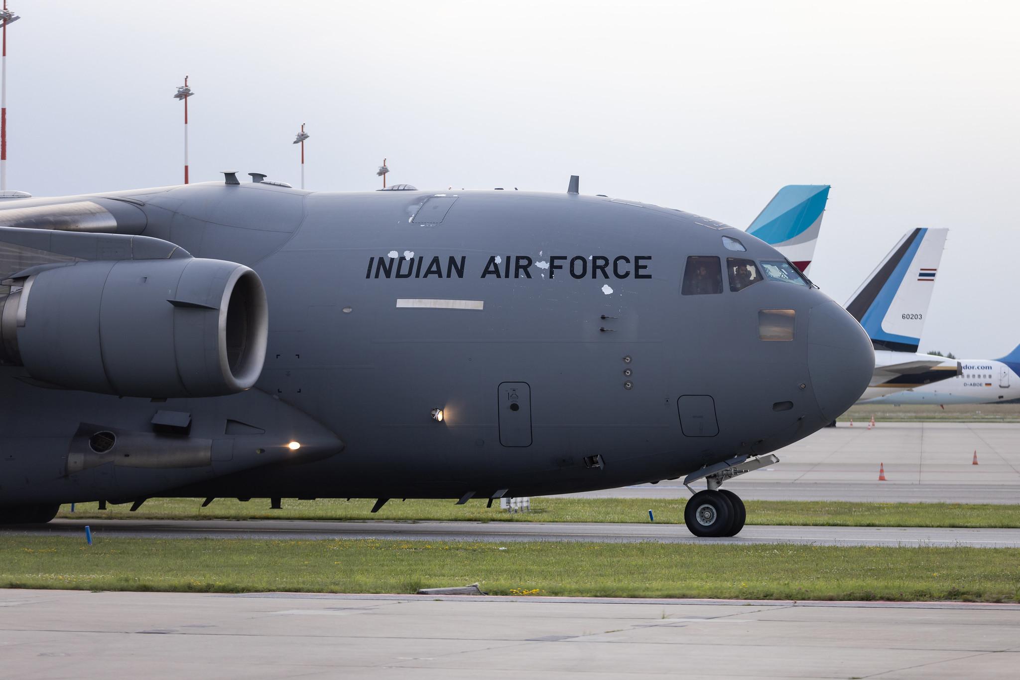 Hamburg Airport: Indian Air Force (/ IFC) | Boeing C-17A Globemaster III C17 | CB-8003 | MSN F-259