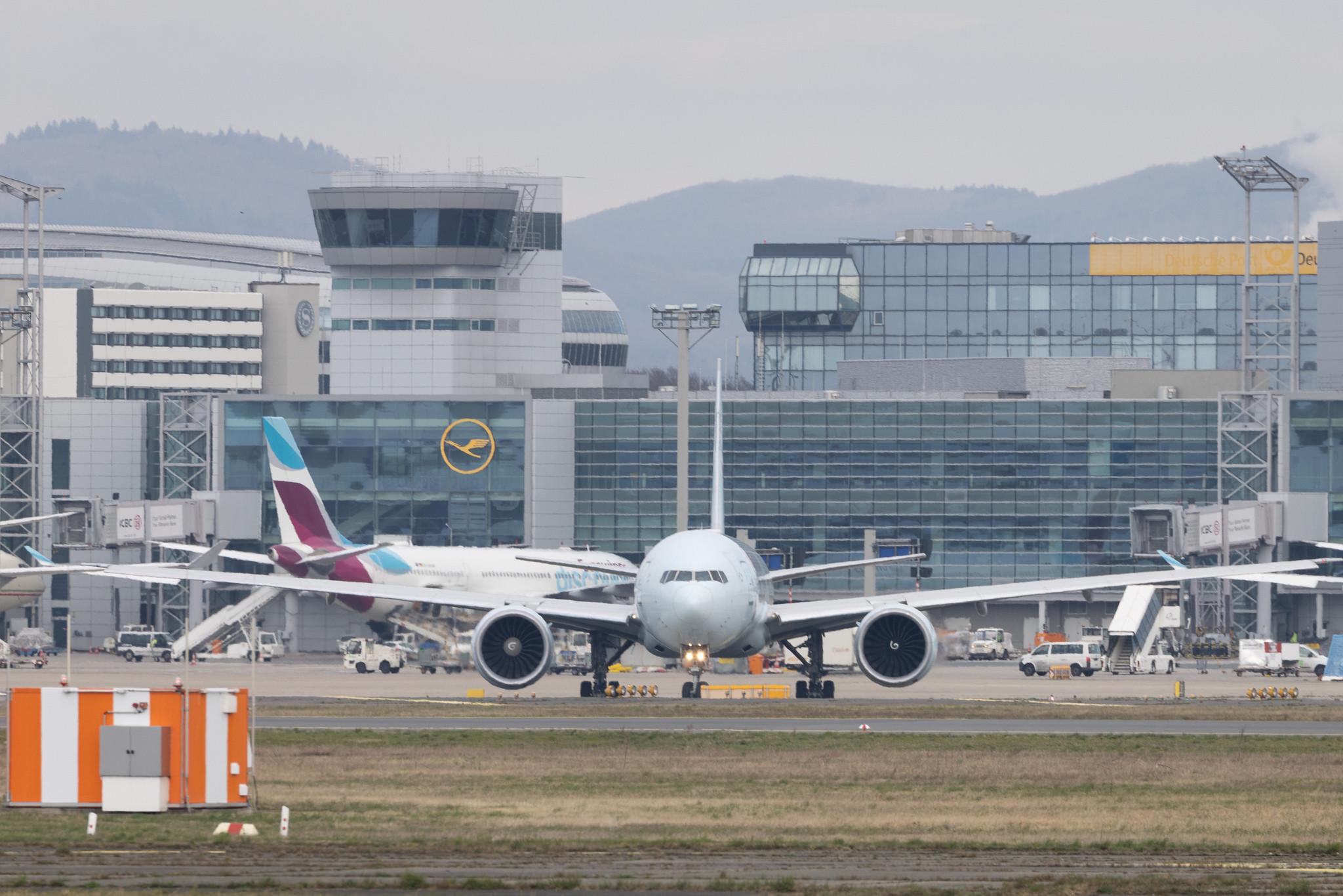 Frankfurt Airport: Air Canada (AC / ACA) | Boeing 777-333(ER) B77W | C-FRAM | MSN 35250