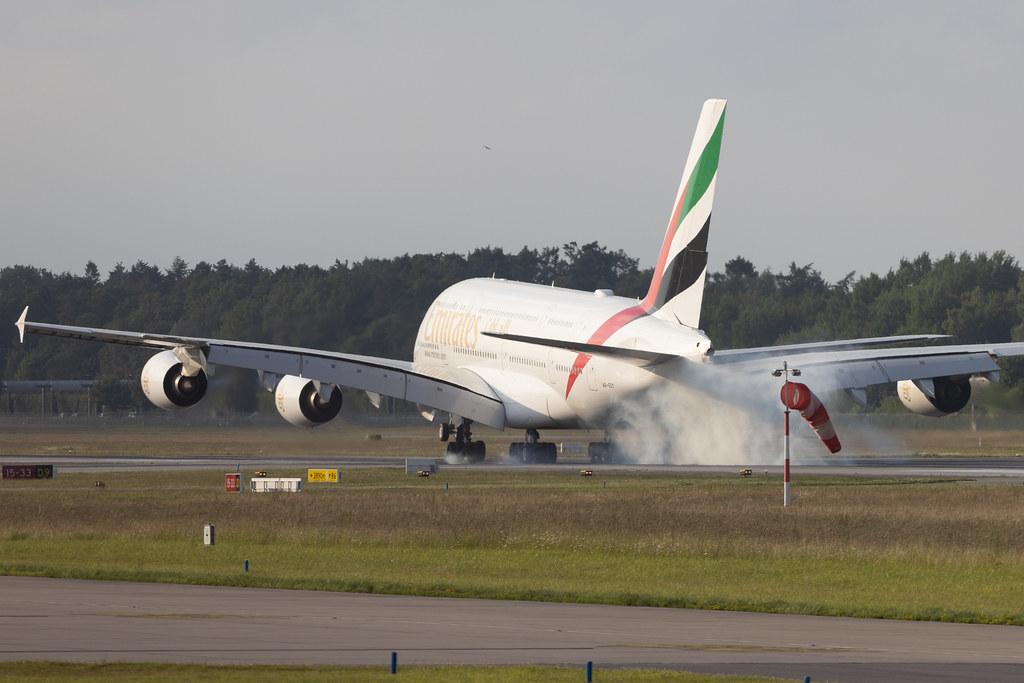 Hamburg Airport: Emirates (EK / UAE) | Airbus A380-861 A388 | A6-EEY | MSN 157