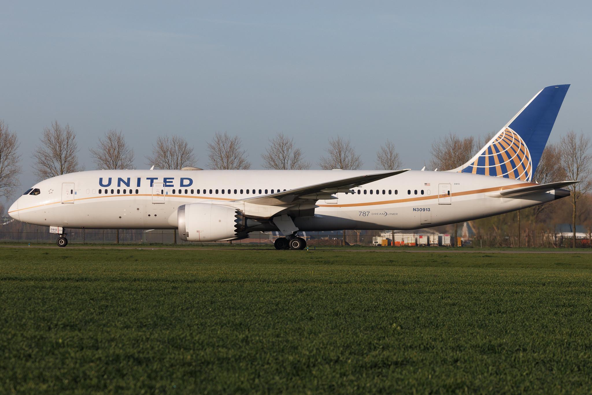 Amsterdam Schiphol: United Airlines (UA / UAL) | Boeing 787-8 Dreamliner B788 | N30913 | MSN 35879