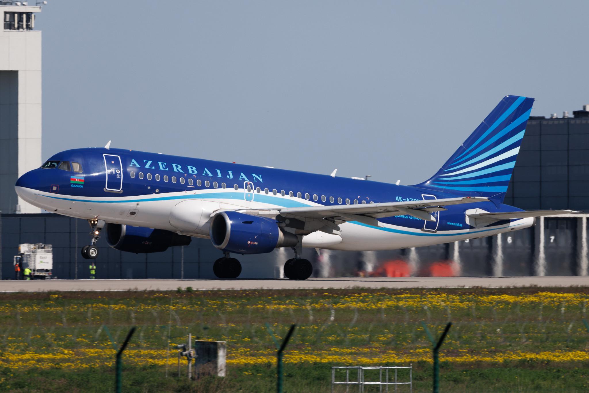 Flughafen Berlin Brandenburg: Azerbaijan Airlines (J2 / AHY) | Airbus A319-111 A319 | 4K-AZ05 | MSN 2788