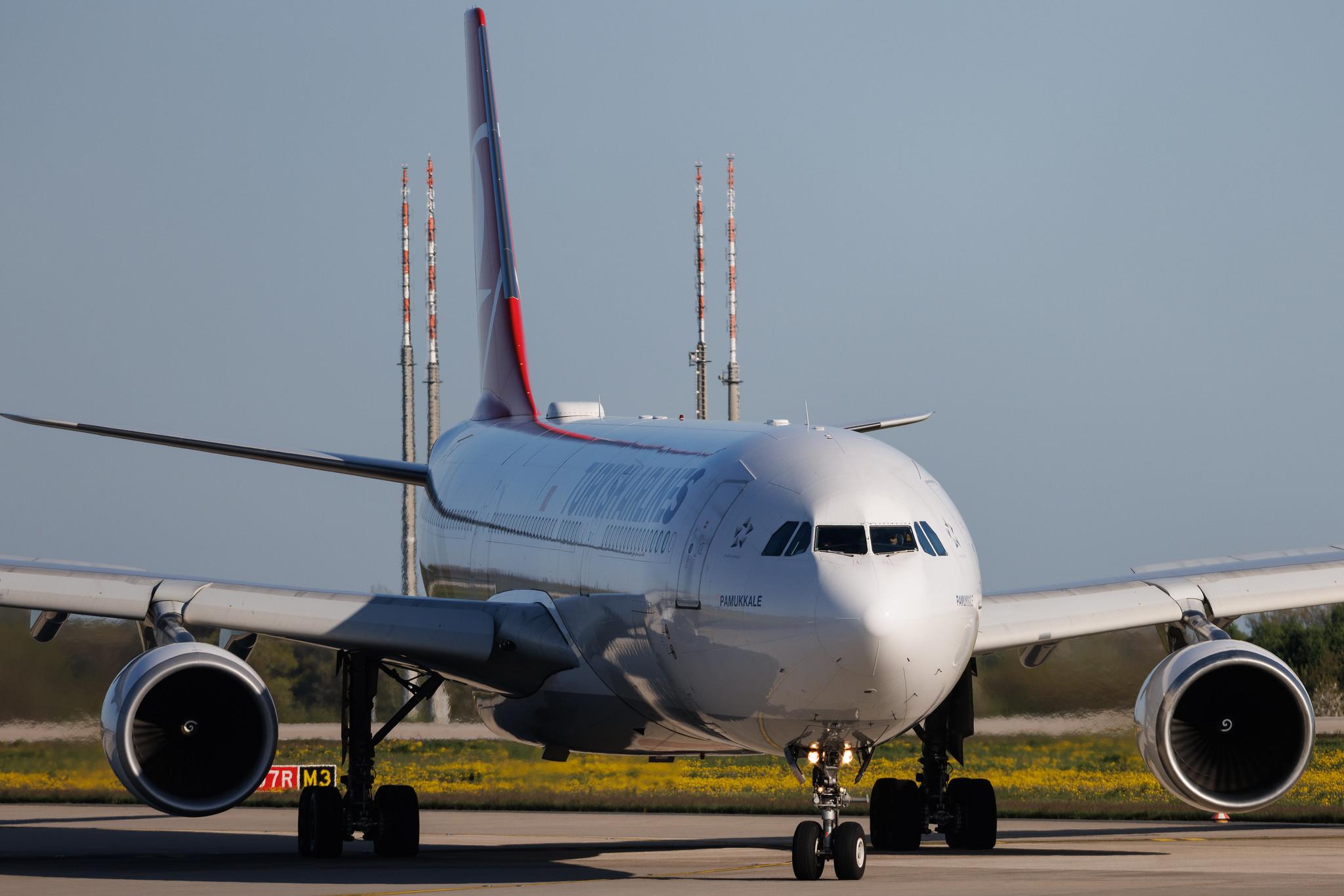 Flughafen Berlin Brandenburg: Turkish Airlines (TK / THY) | Airbus A330-303 A333 | TC-JOA | MSN 1501